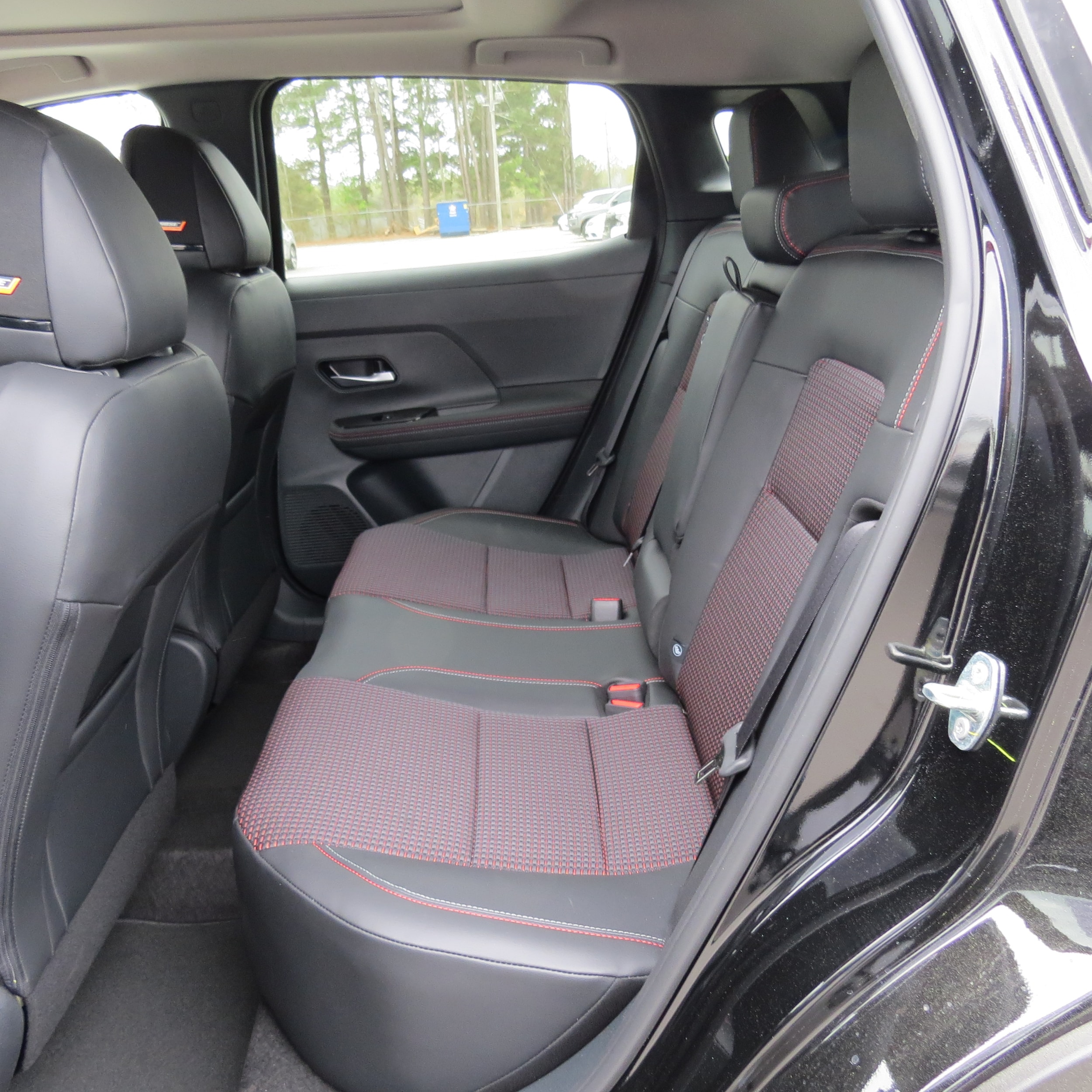 2025 Nissan Kicks SR - 9