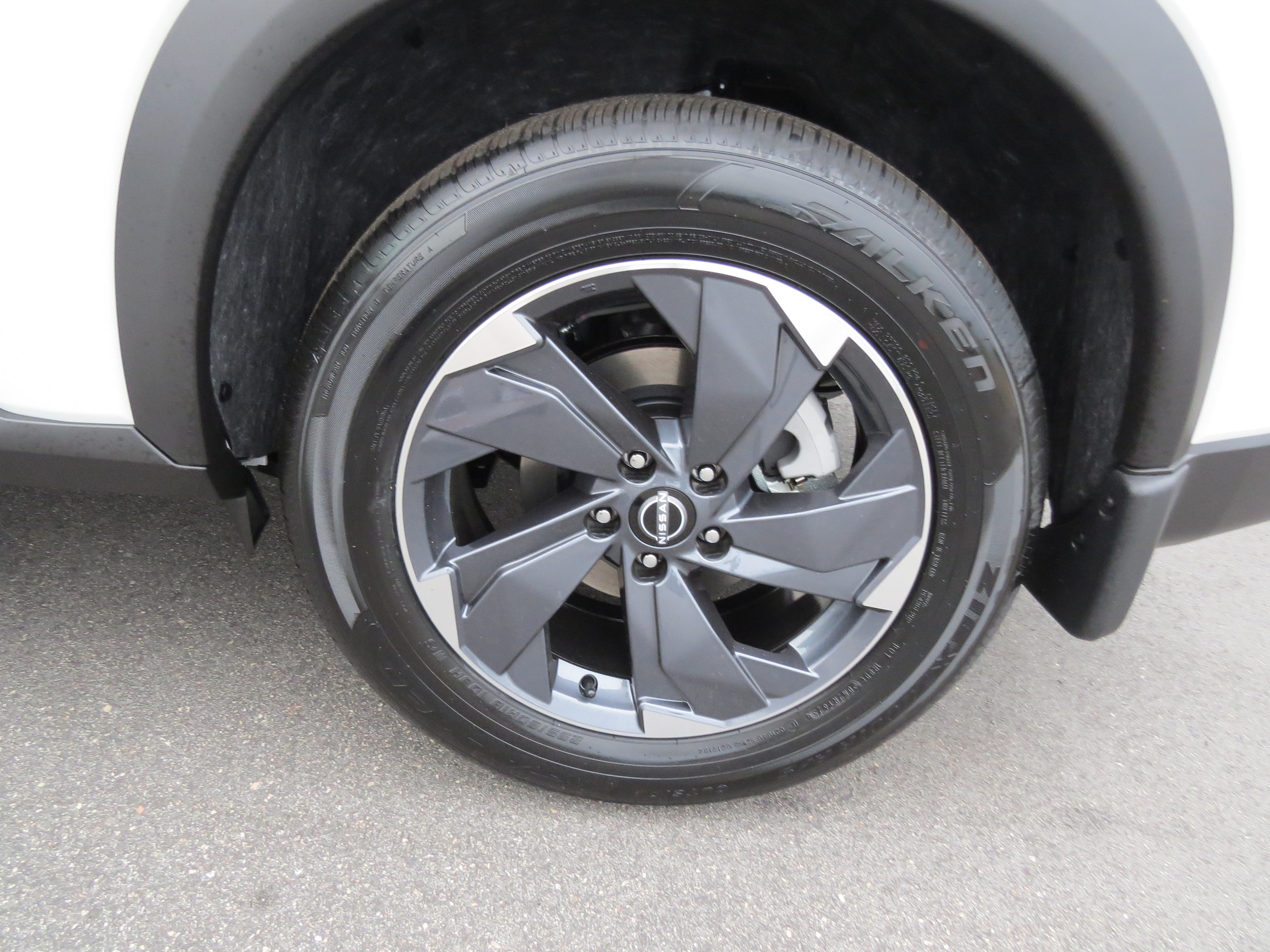 2026 Nissan Rogue SV Everest White Pearl Tricoat at Griffin Nissan