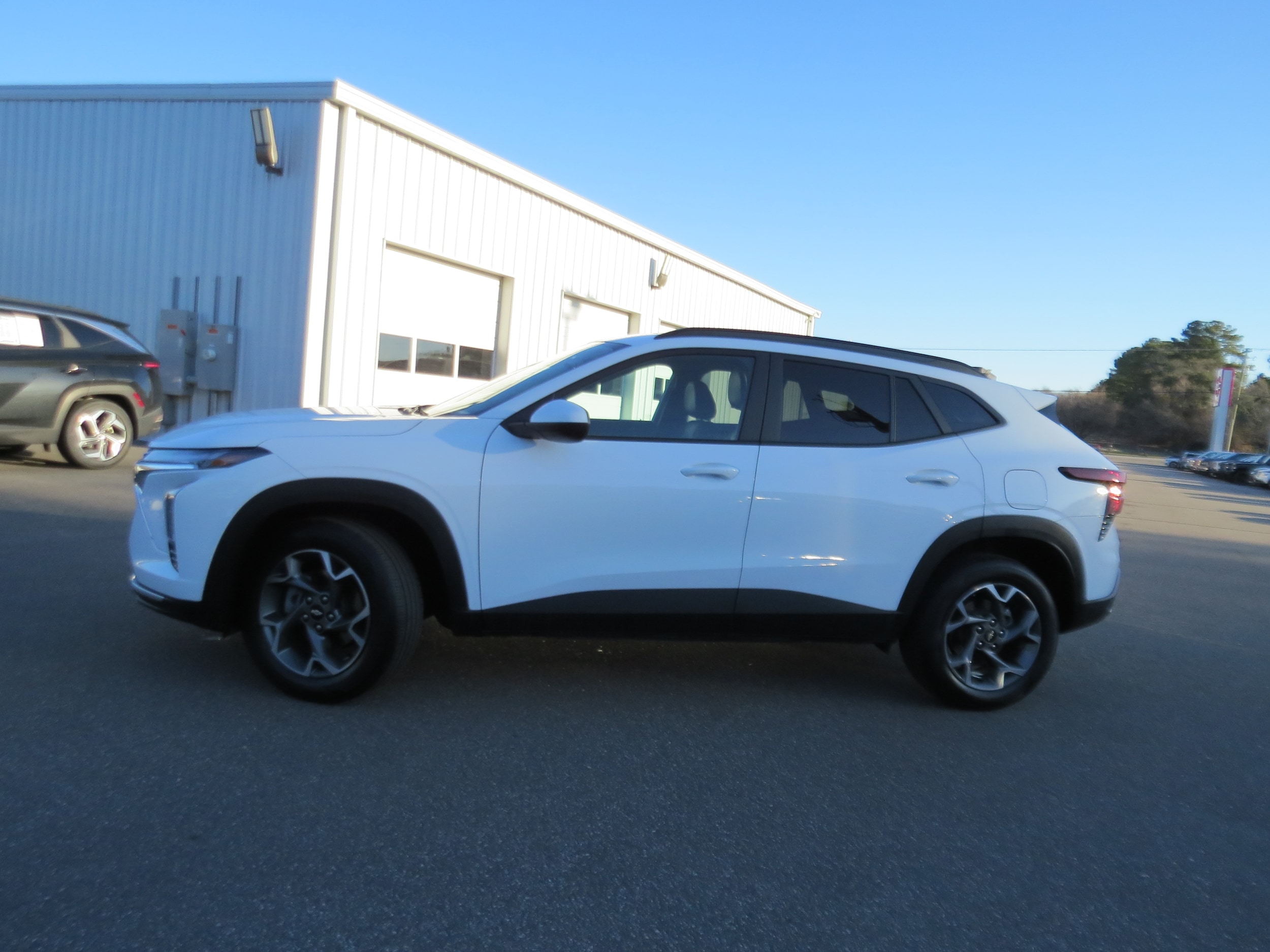 2025 Chevrolet Trax LT - 2