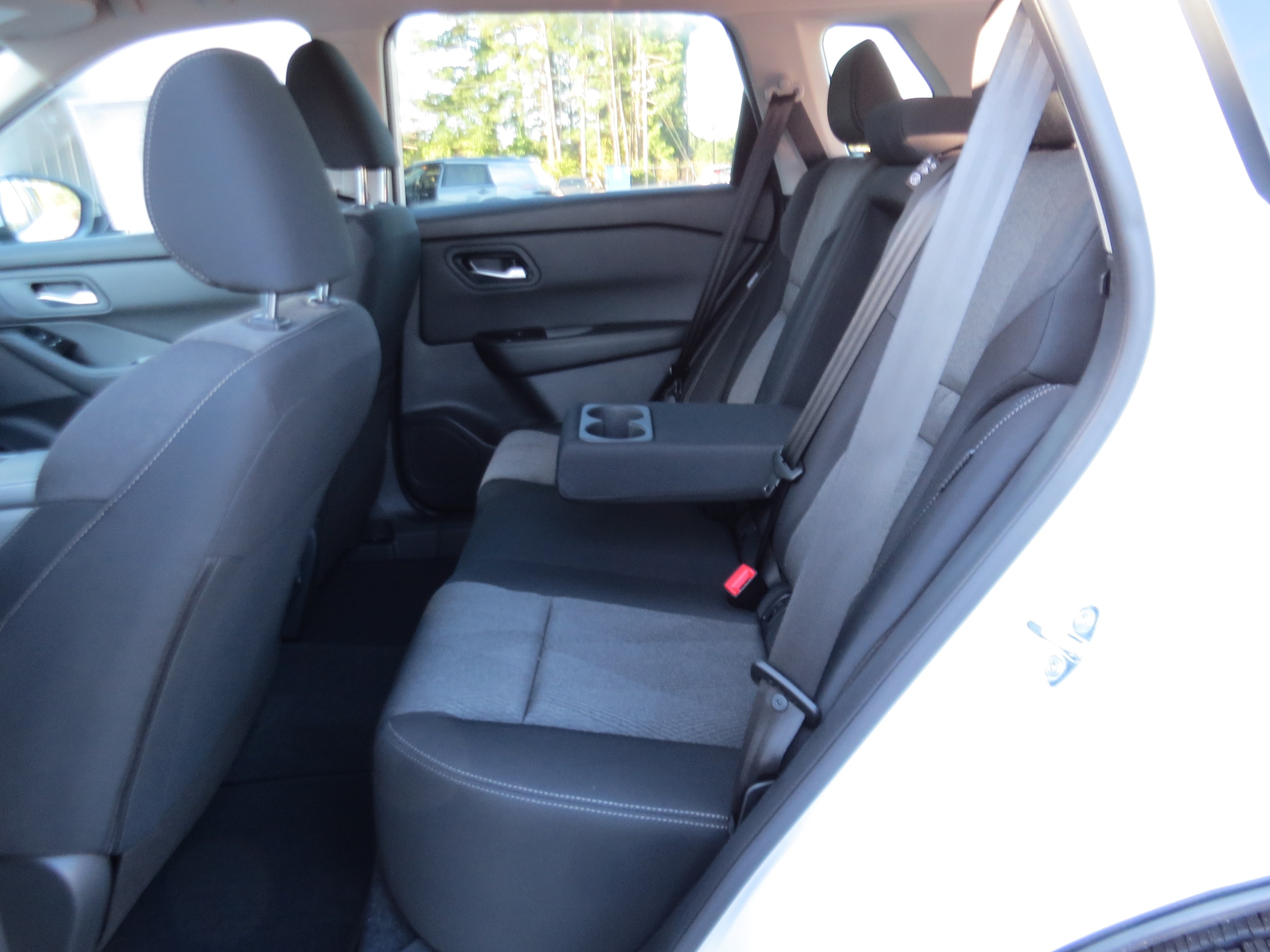 2026 Nissan Rogue SV Everest White Pearl Tricoat at Griffin Nissan