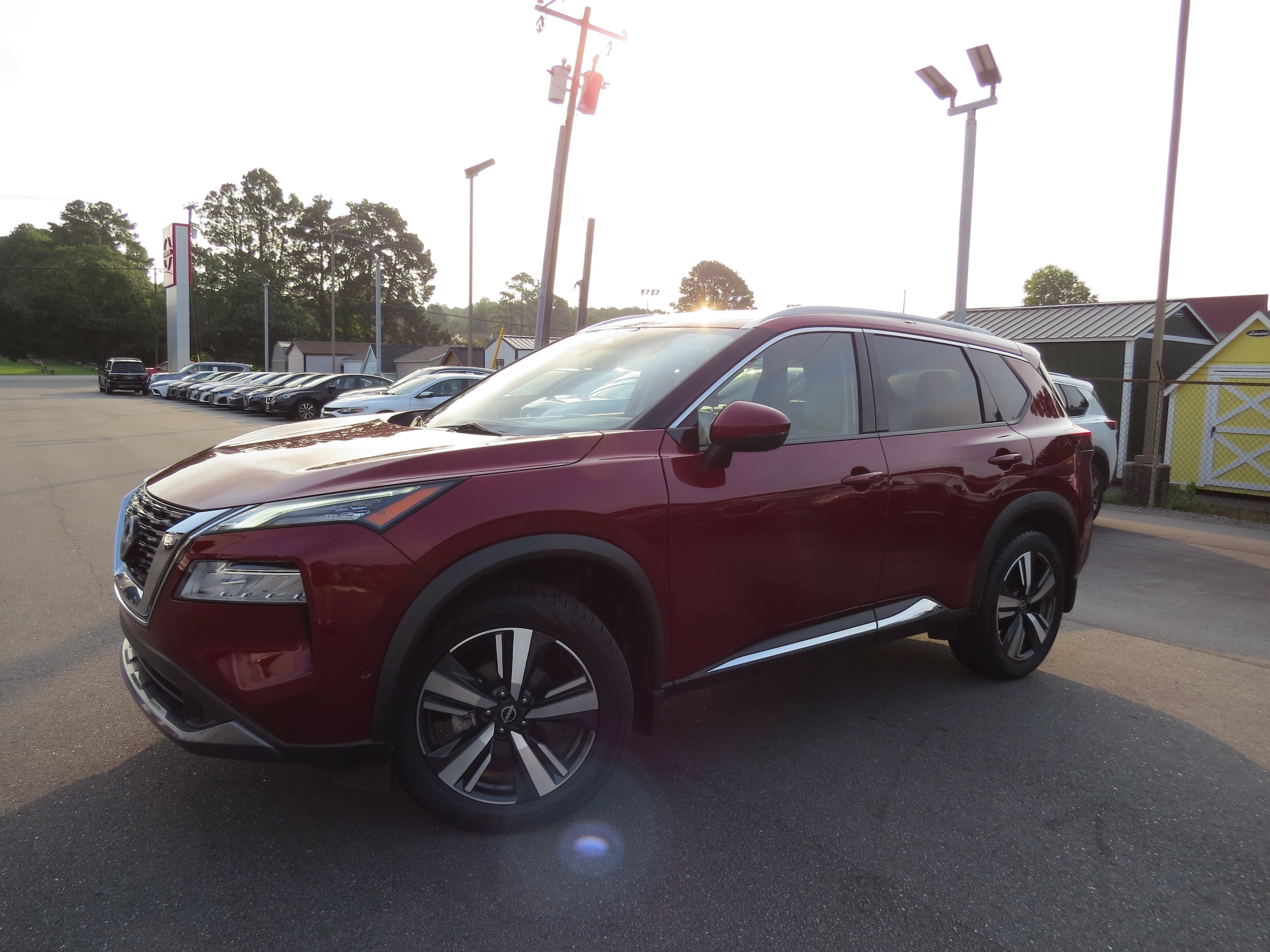2023 Nissan Rogue SL photo 2