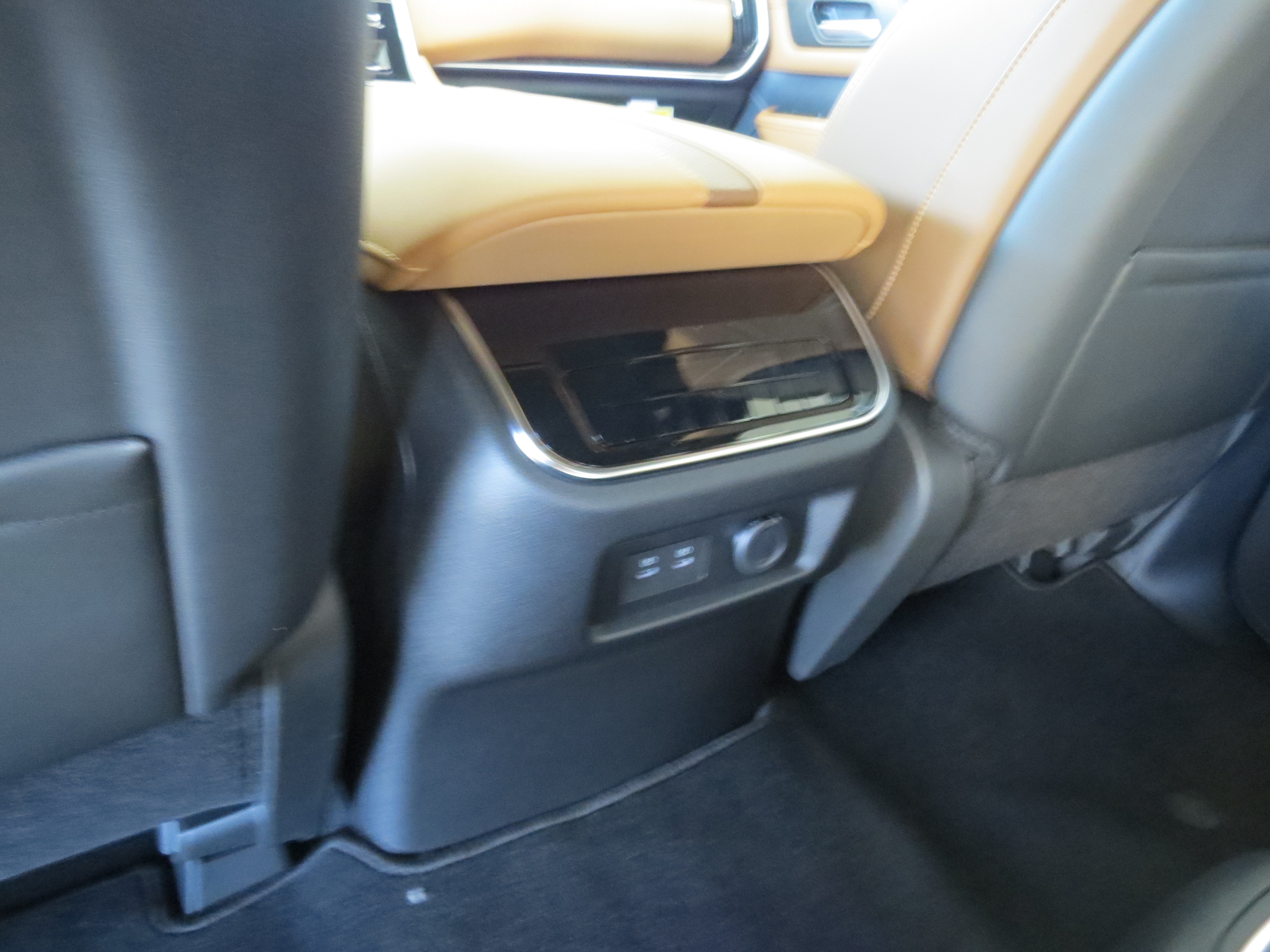 2025 Nissan Armada Platinum Reserve - 9