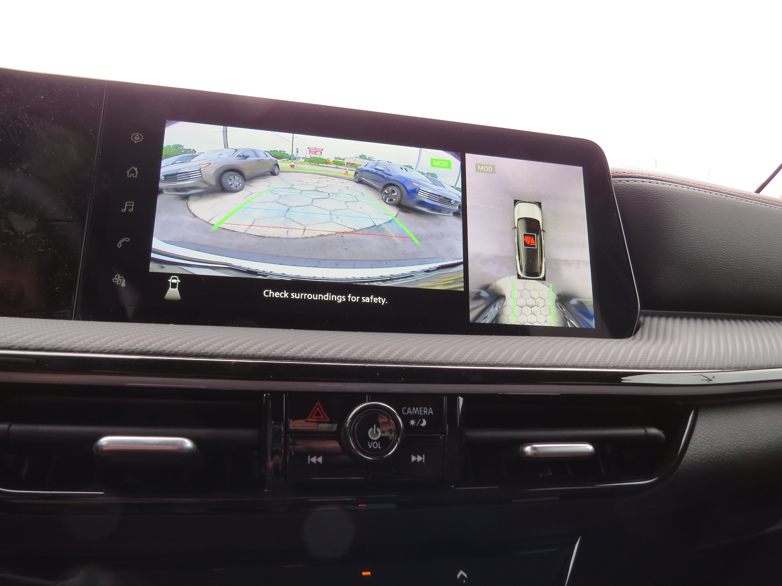 2025 Nissan Kicks SR Aspen White Tricoat/Super Black at Griffin Nissan