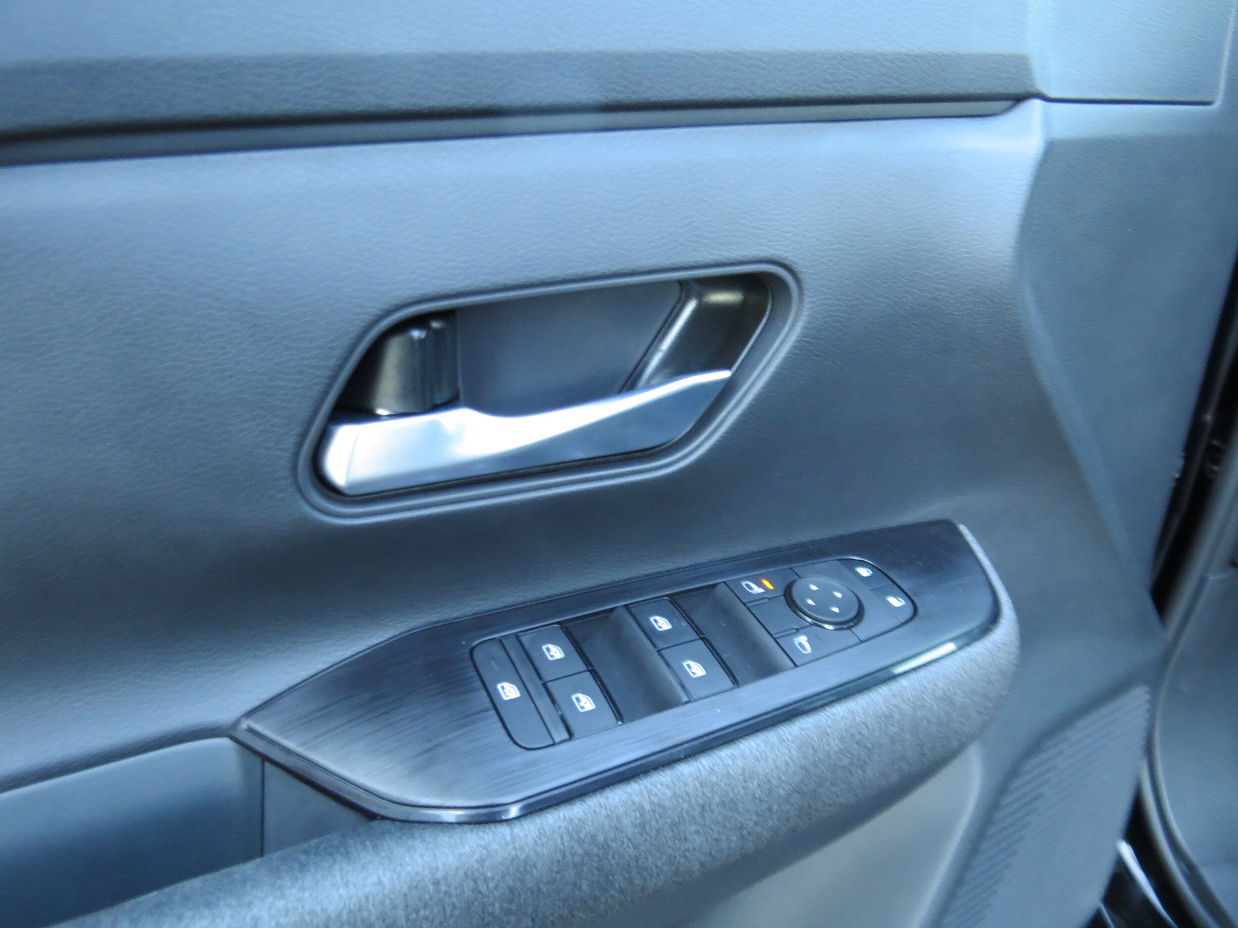 2025 Nissan Kicks SV Super Black at Griffin Nissan