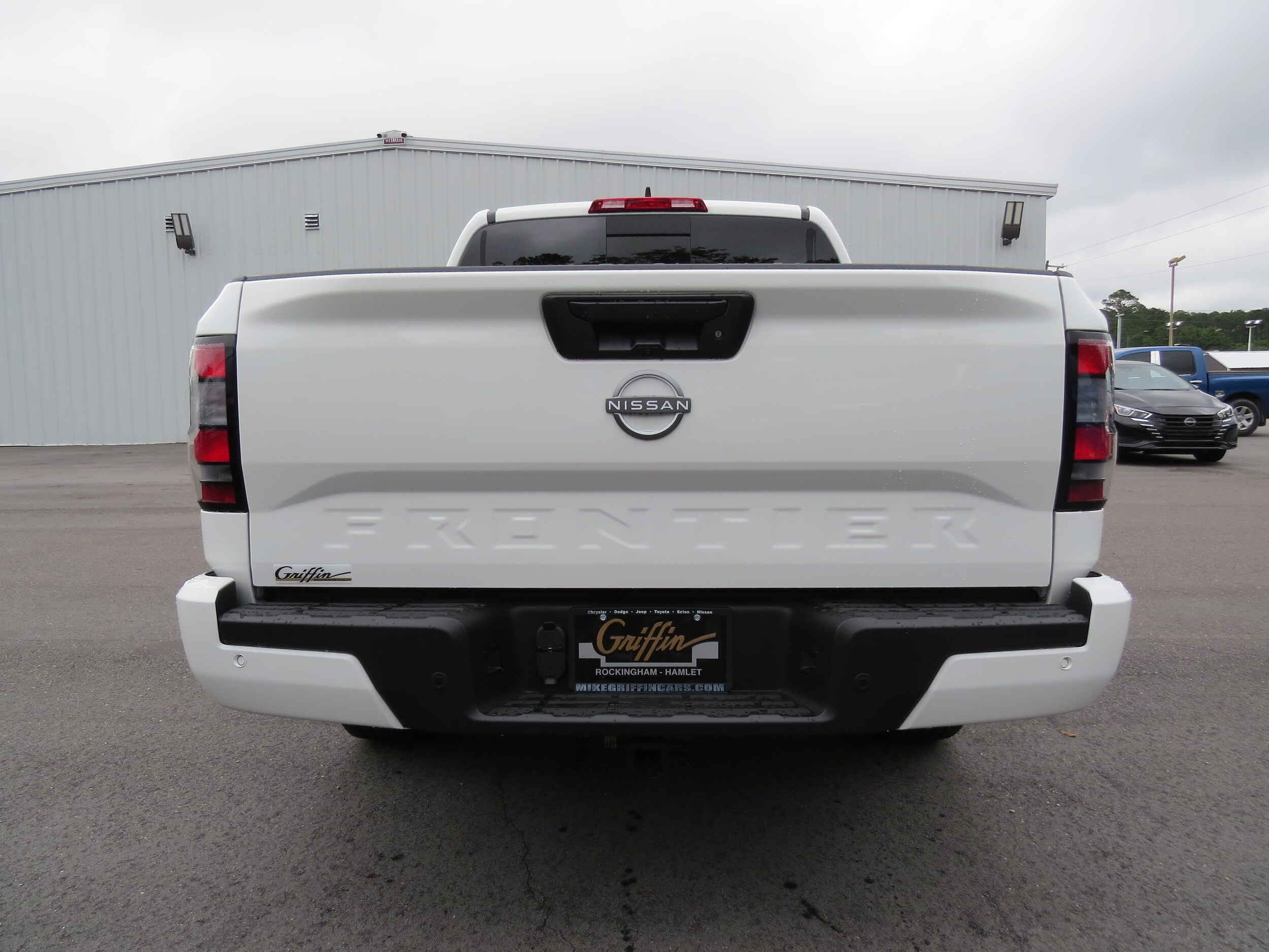 2025 Nissan Frontier SV - 4