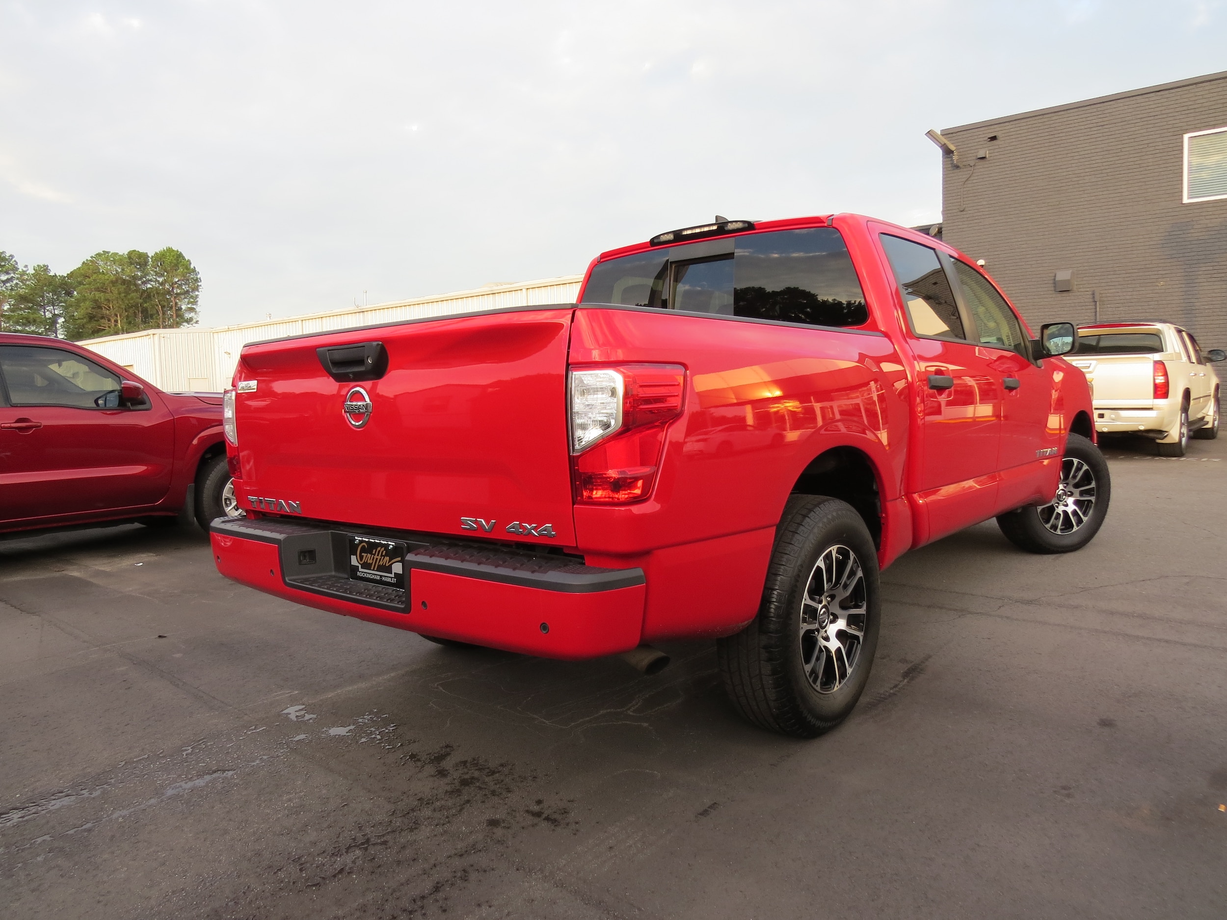2022 Nissan Titan SV - 4