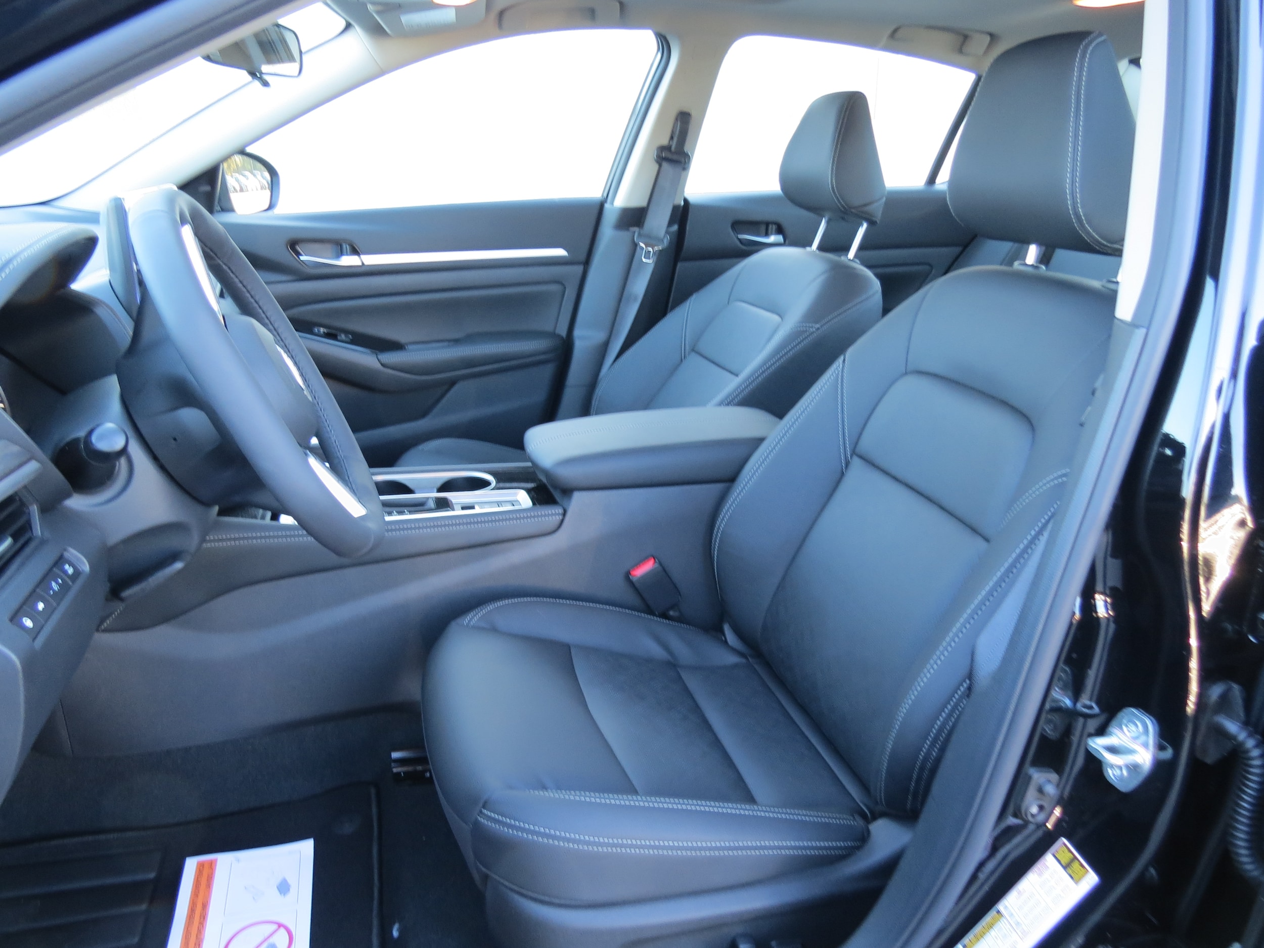 2025 Nissan Altima SL Super Black at Payless Car Sales