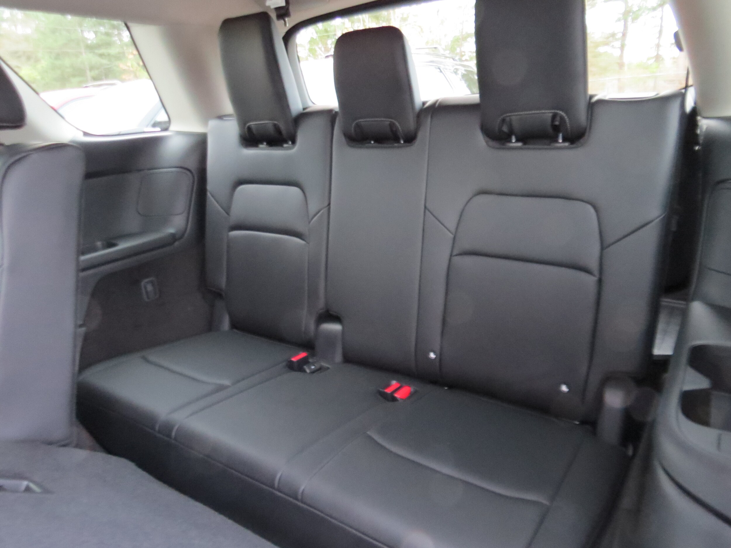2026 Nissan Pathfinder SL Everest White Pearl Tricoat at Griffin Nissan