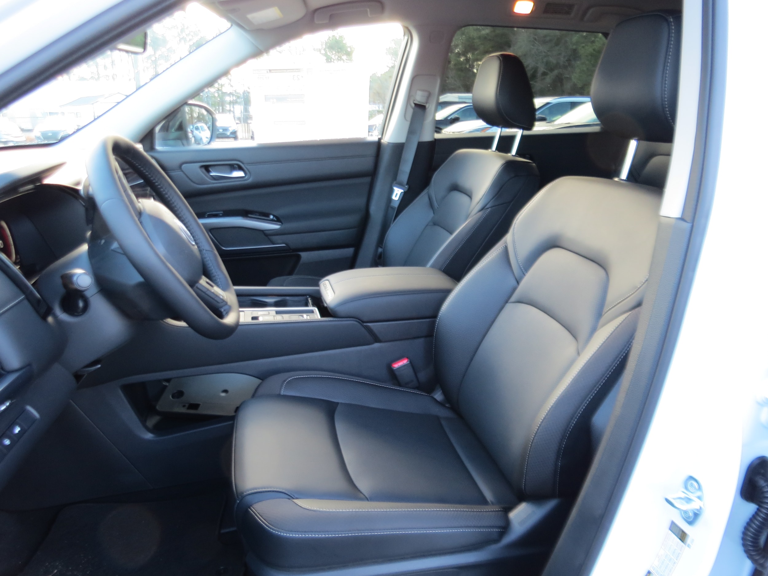 2026 Nissan Pathfinder SL Everest White Pearl Tricoat at Griffin Nissan
