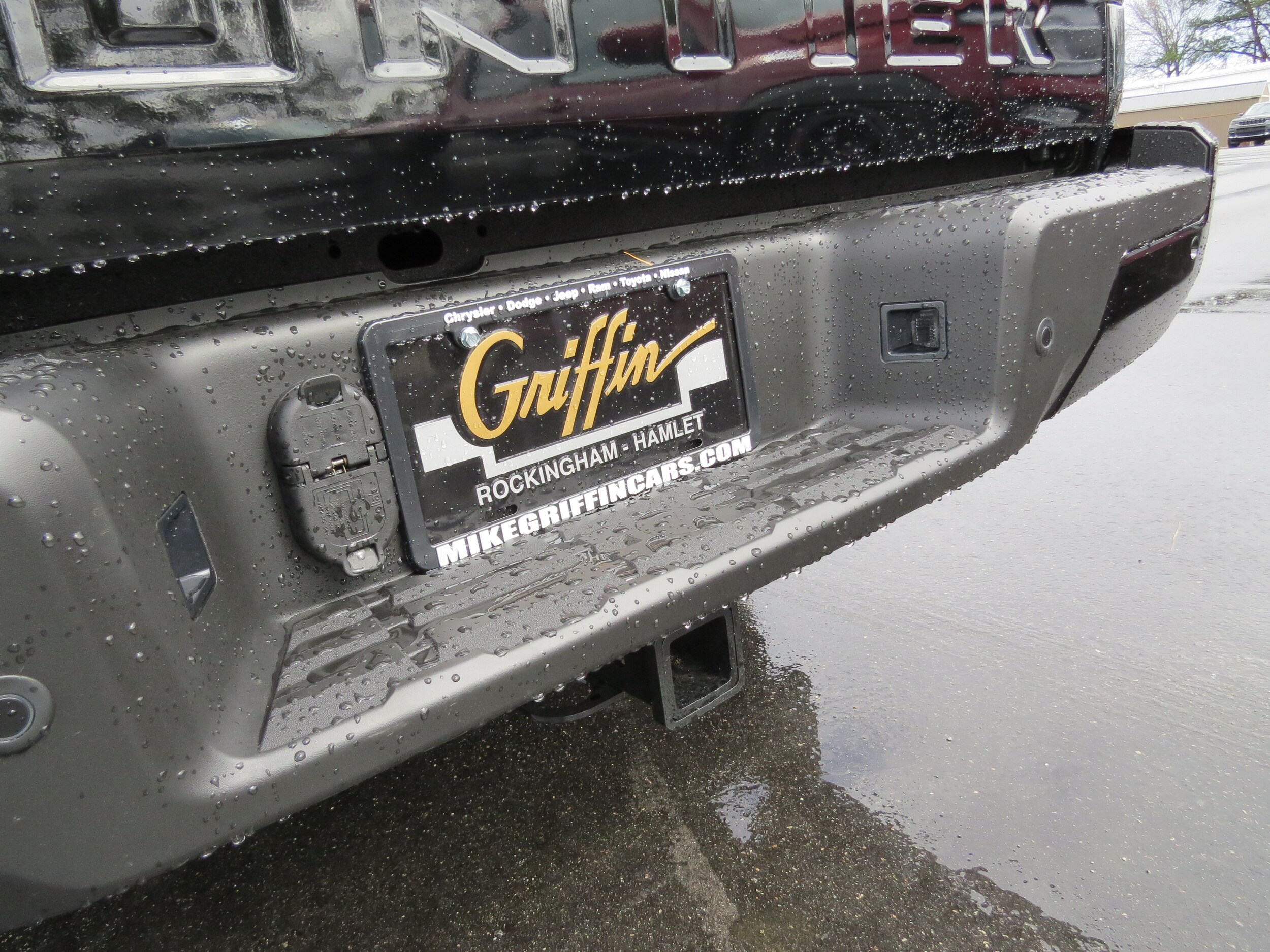 2025 Nissan Frontier SV - 9