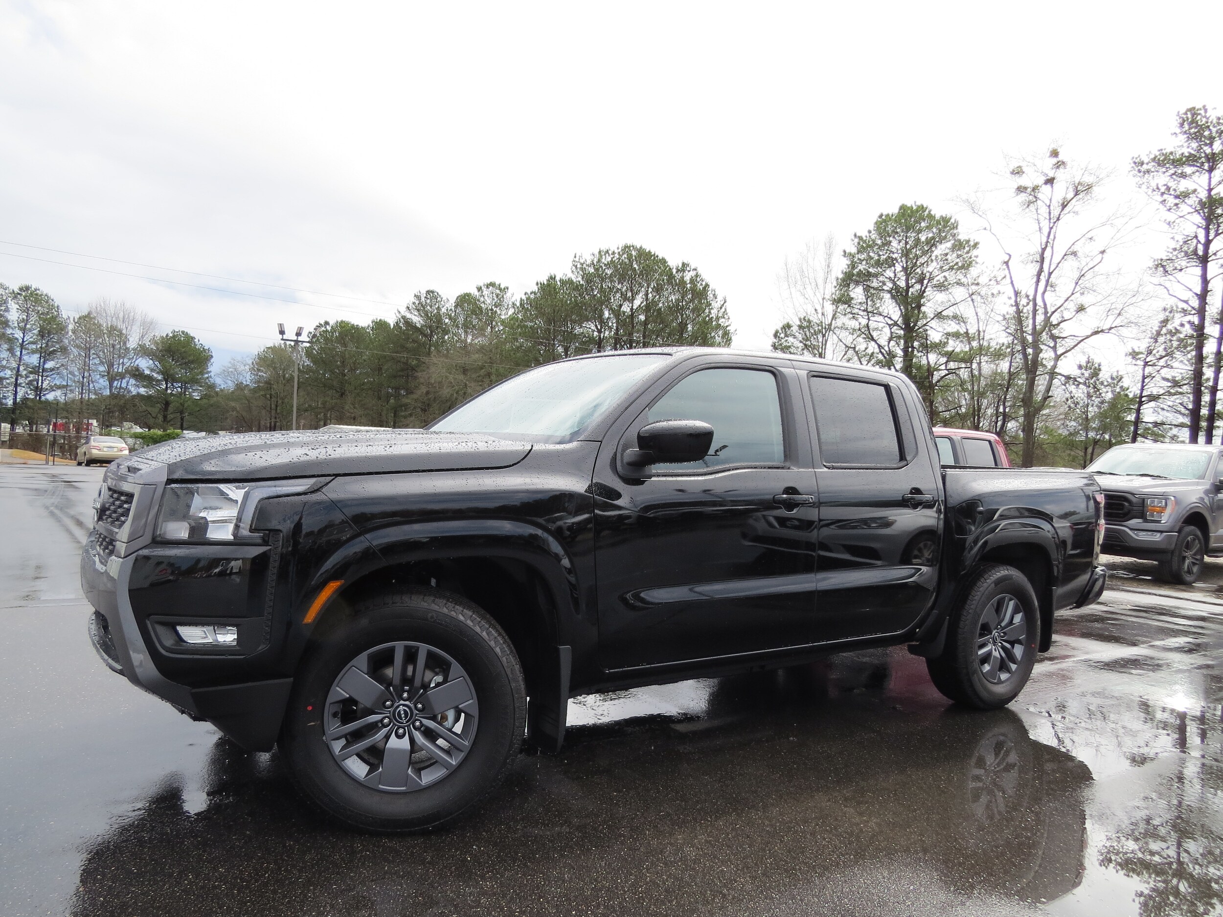 2025 Nissan Frontier SV photo 2
