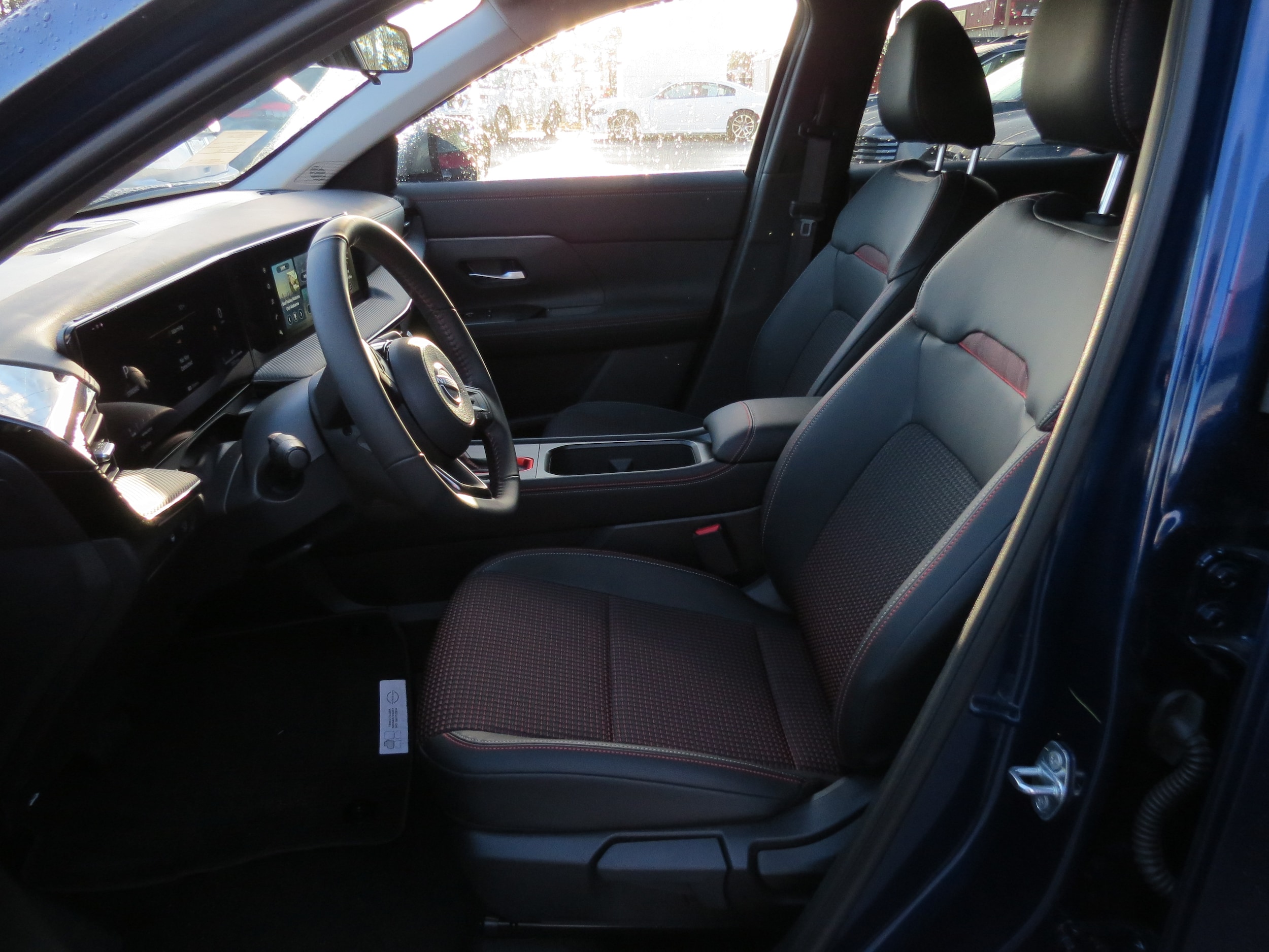 2025 Nissan Kicks SR - 10