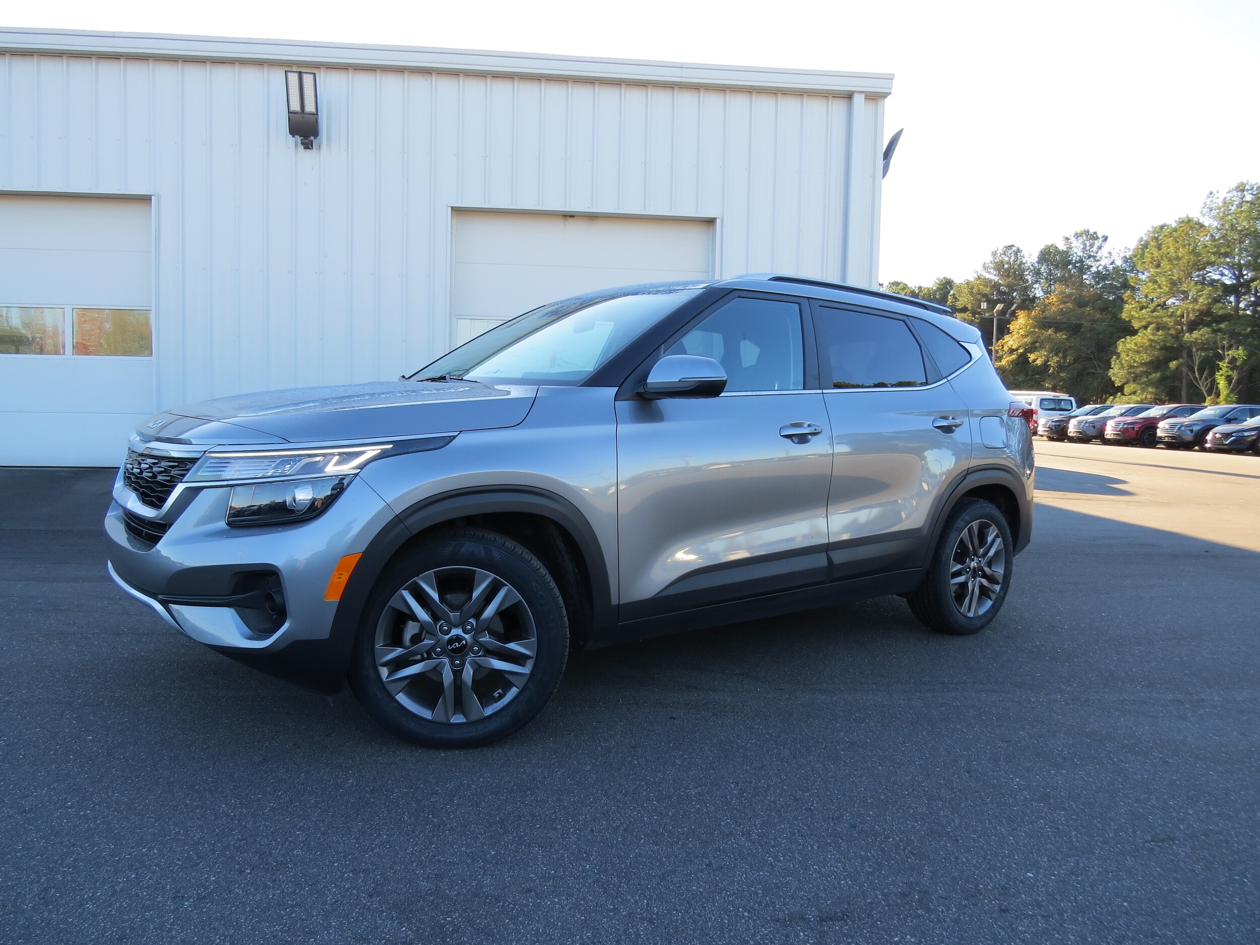 2023 Kia Seltos S Nightfall Edition photo 2