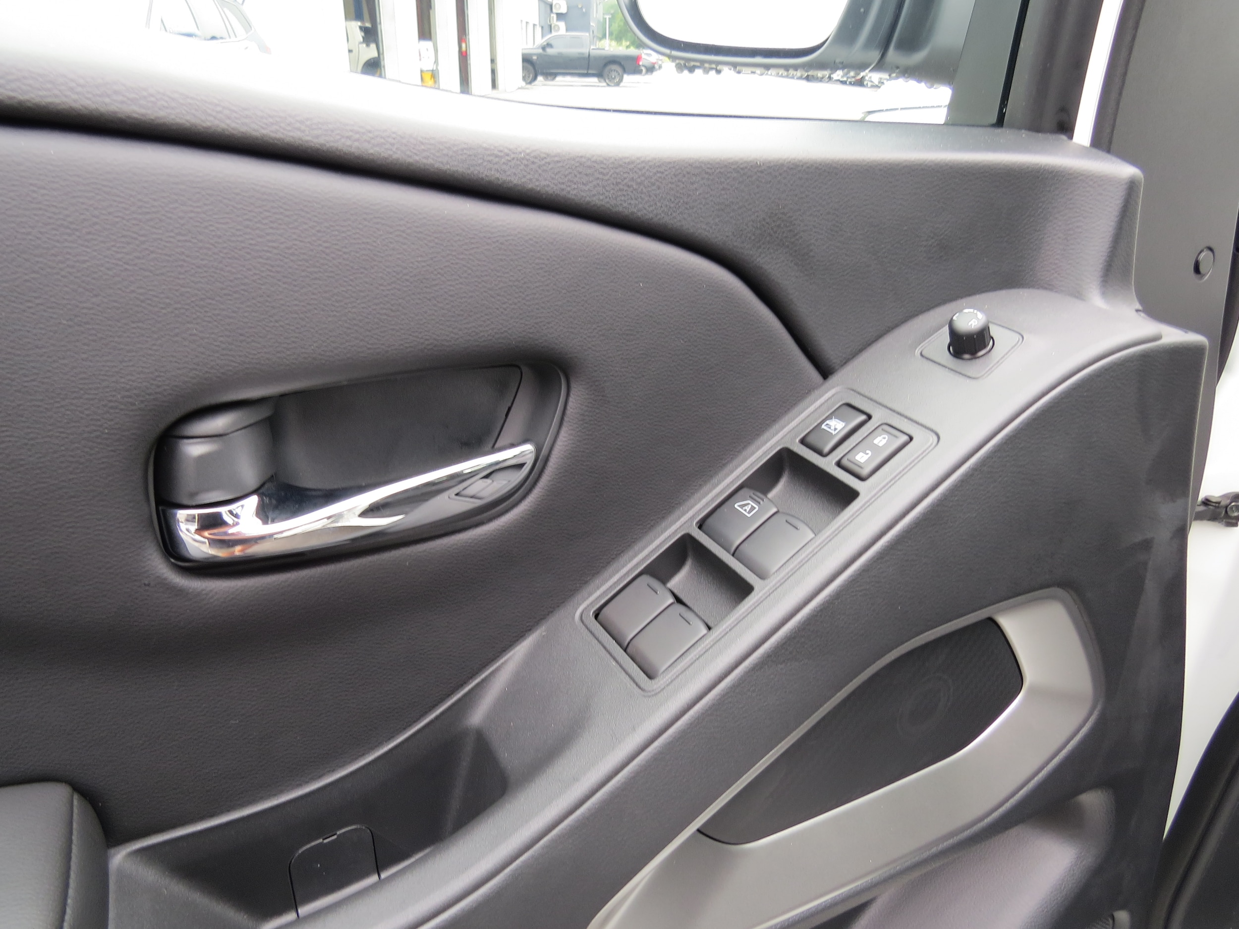 2025 Nissan Frontier SV Glacier White at Griffin Nissan