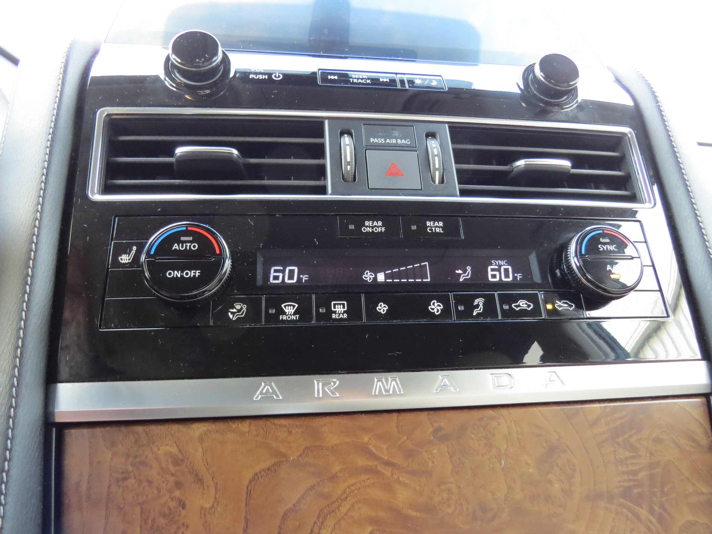 2023 Nissan Armada SL Aspen White Tricoat at Griffin Nissan