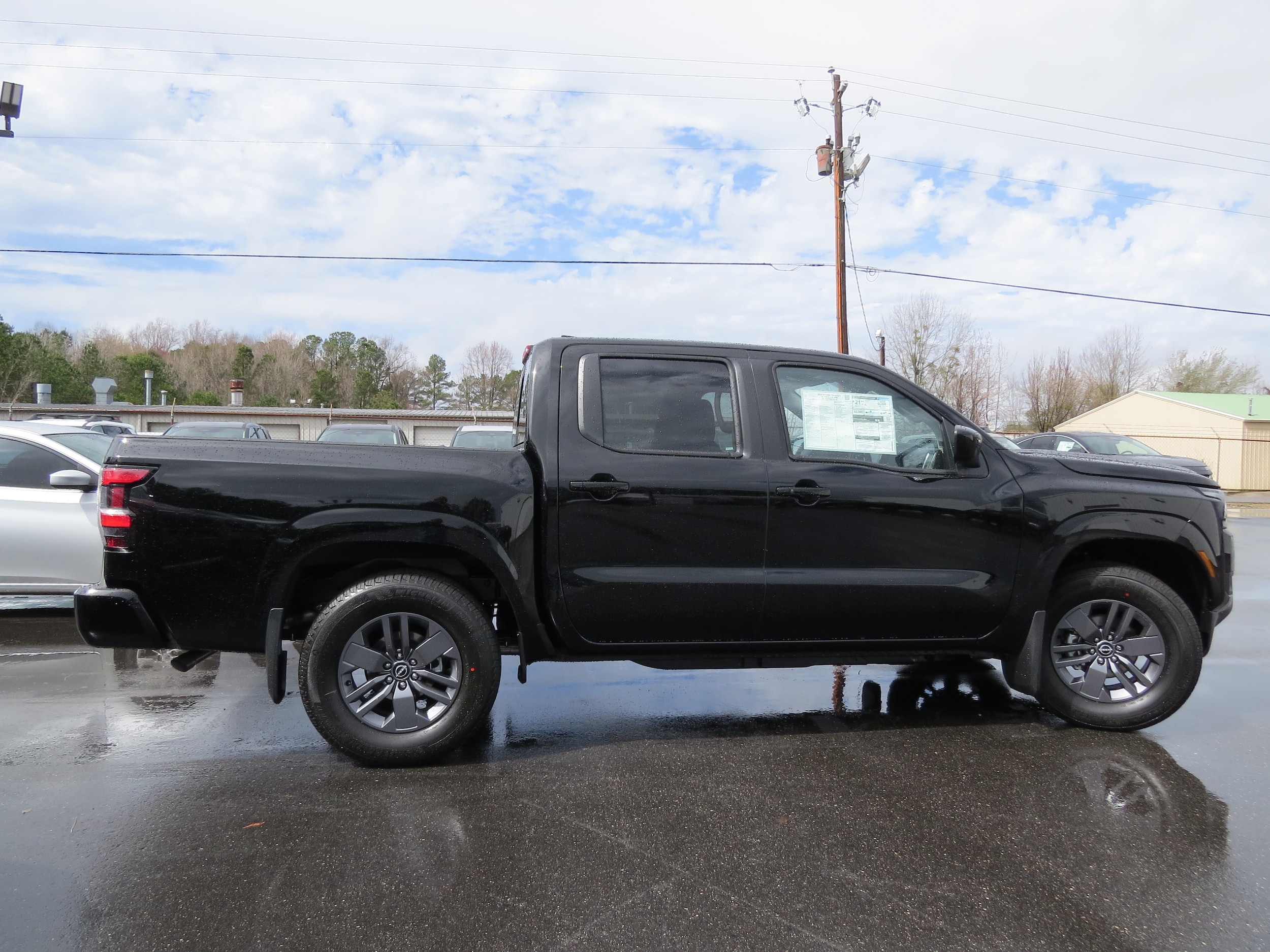2025 Nissan Frontier SV - 5