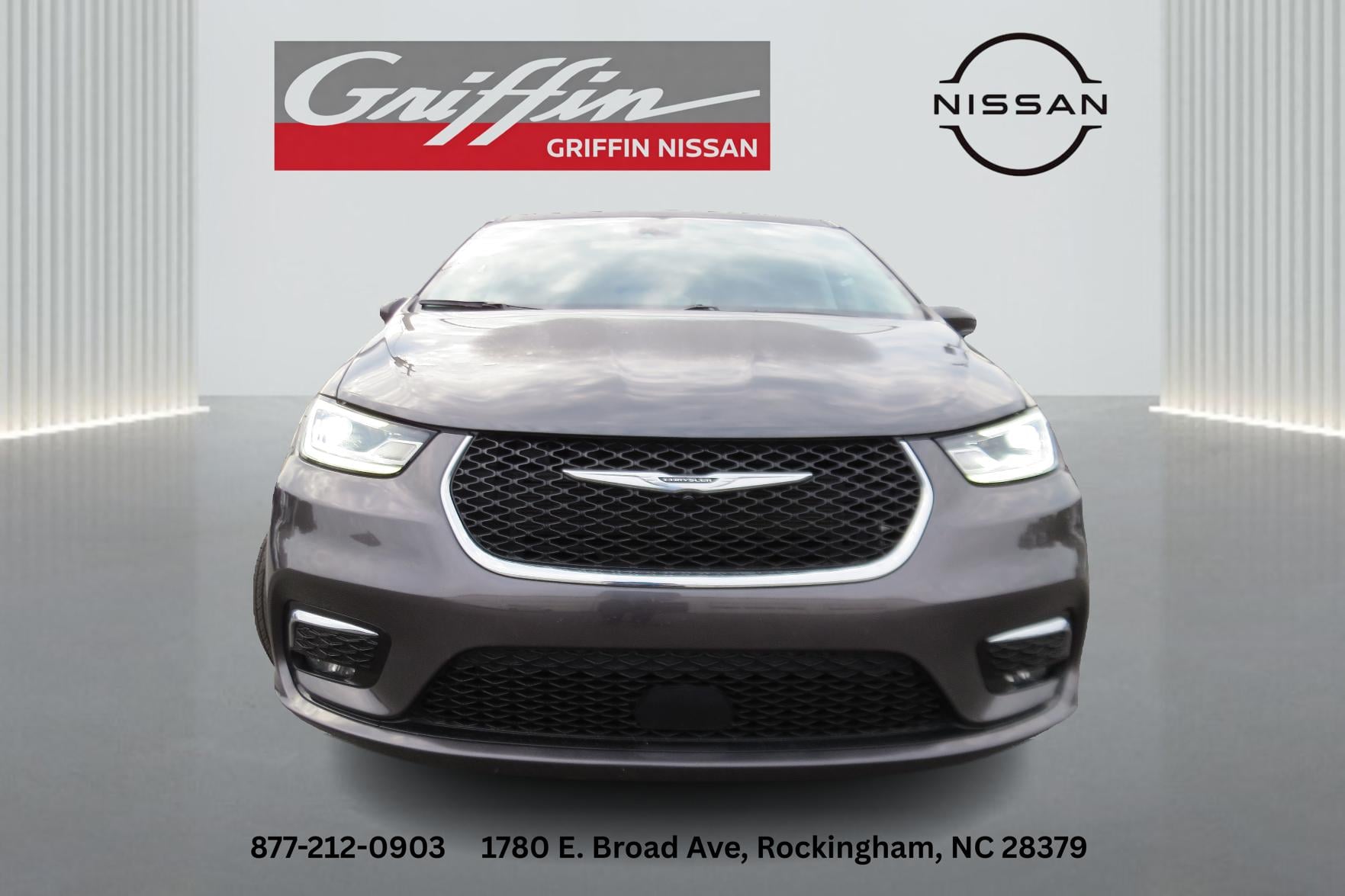 2023 Chrysler Pacifica Touring L Granite Crystal Metallic Clearcoat at Griffin CDJR