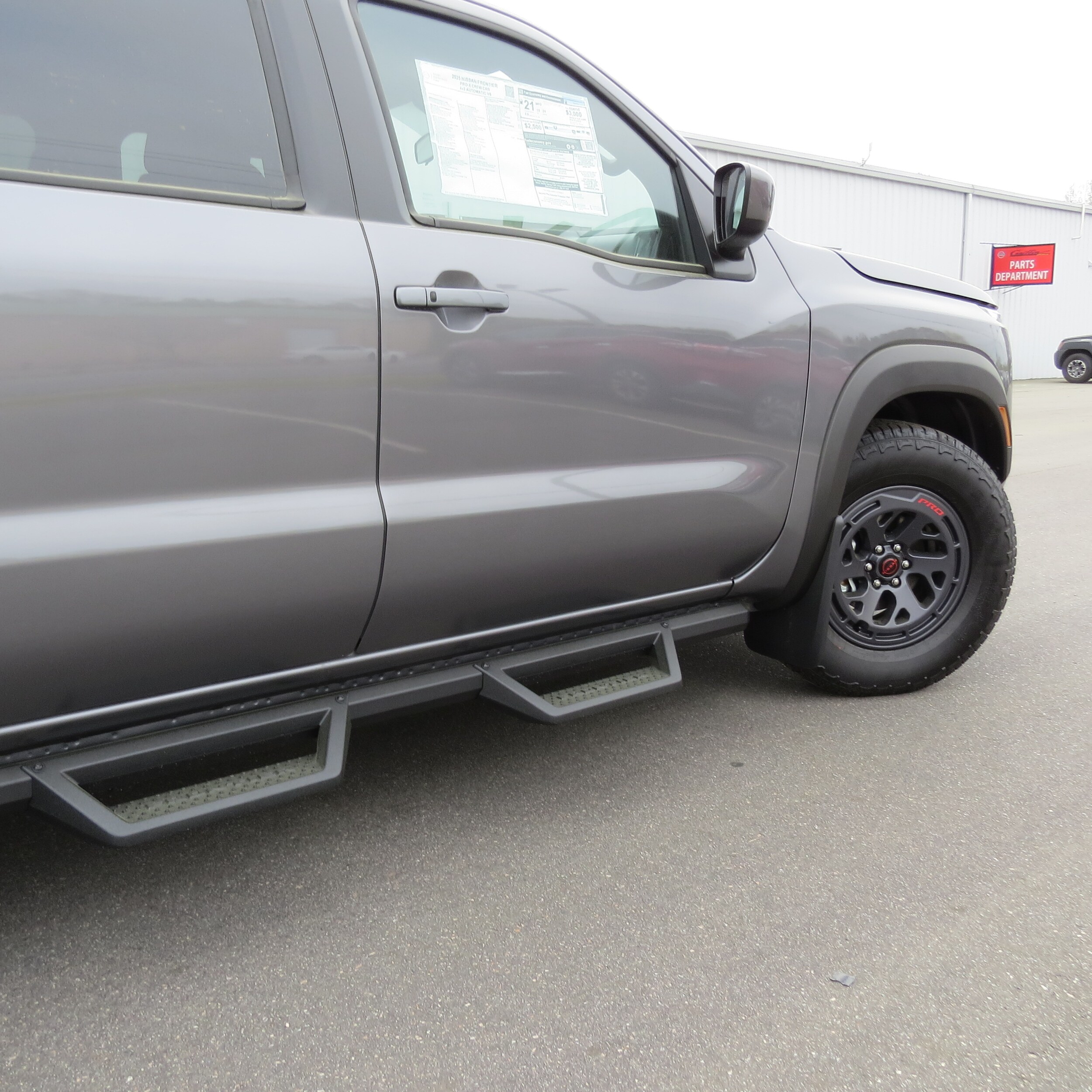 2025 Nissan Frontier PRO-X - 8