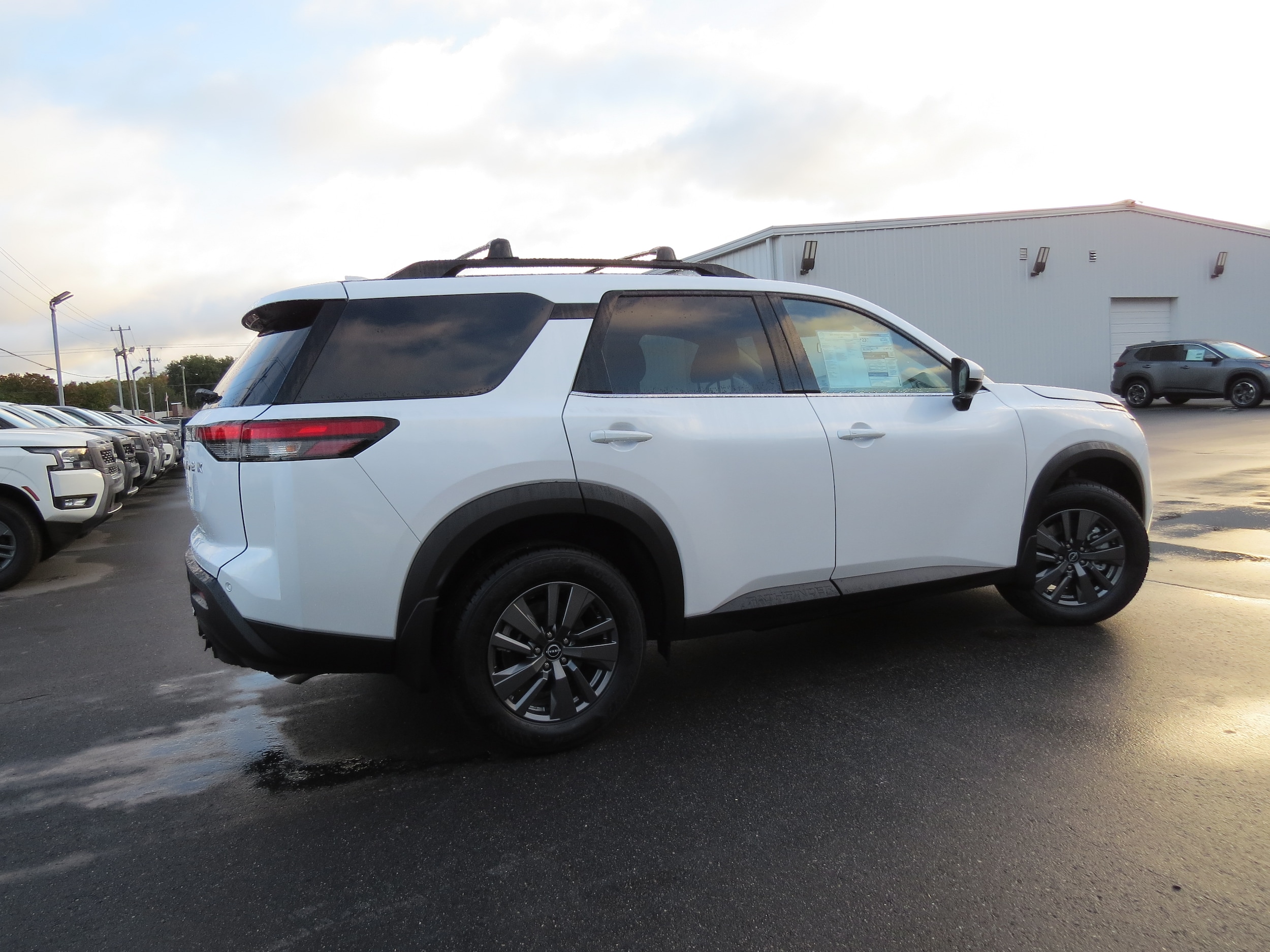 2025 Nissan Pathfinder SV Everest White Pearl Tricoat at Griffin Nissan