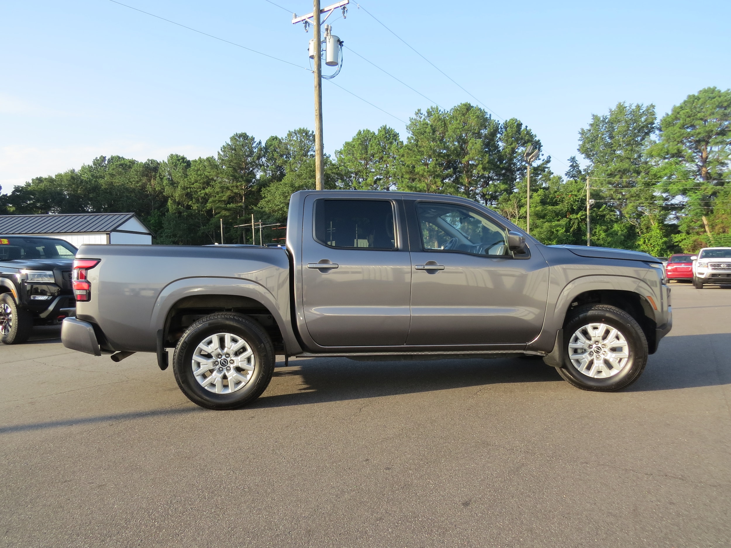 2023 Nissan Frontier SV - 7