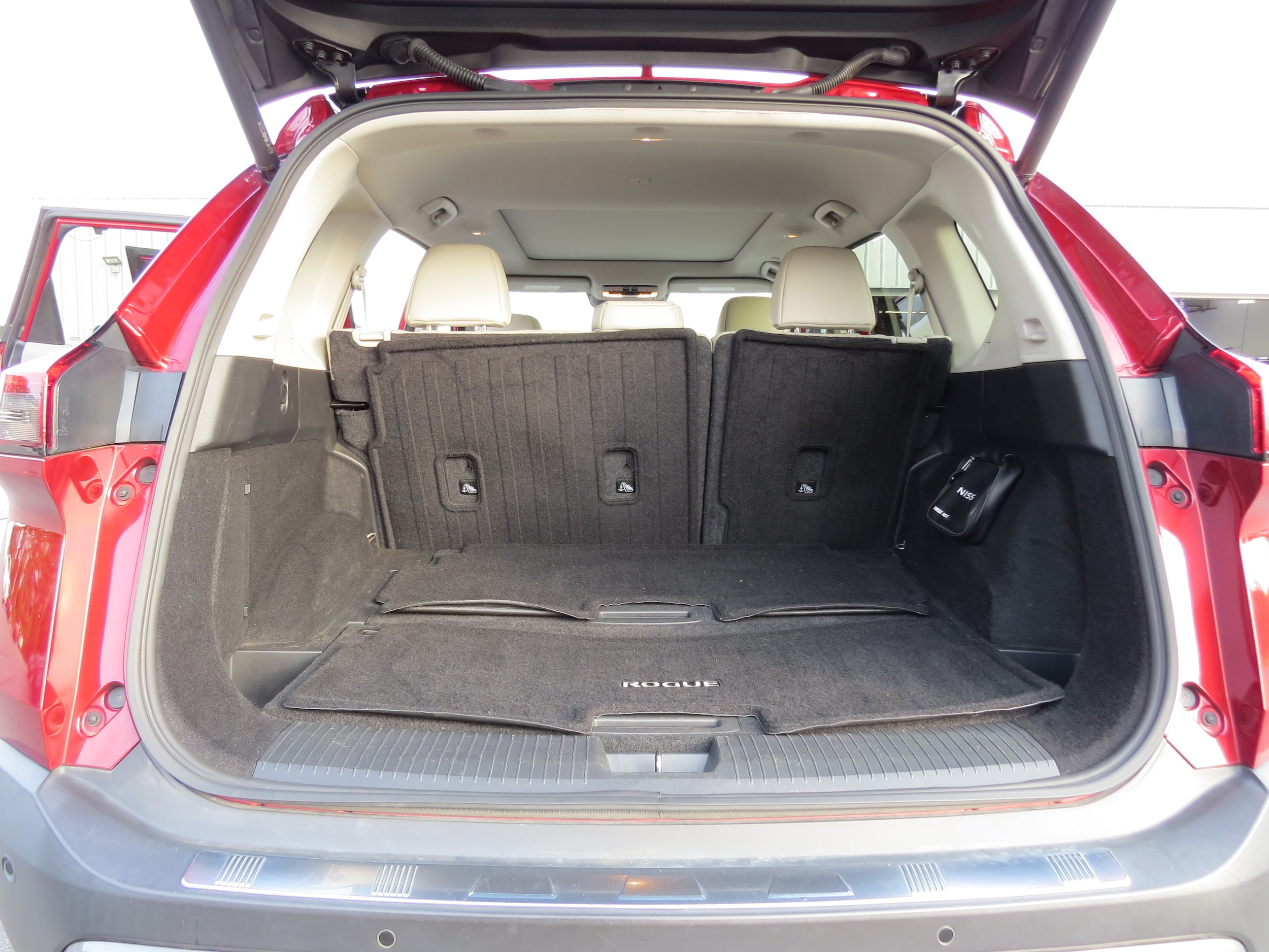 2023 Nissan Rogue SL - 10