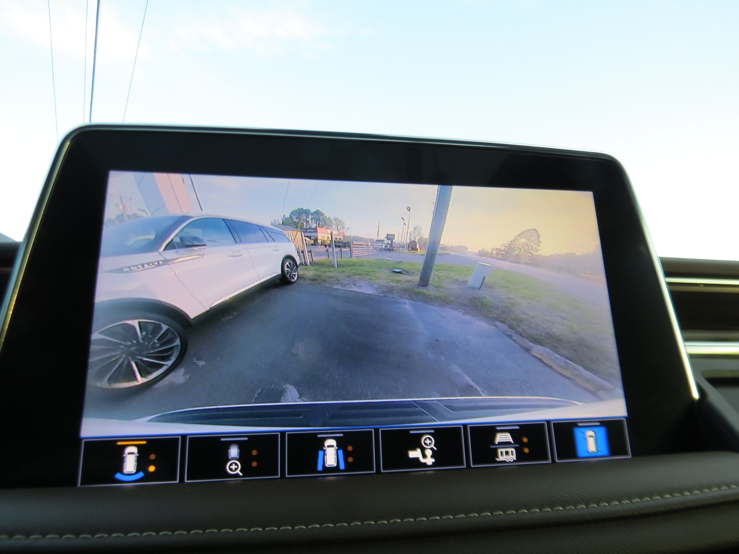 2021 Chevrolet Tahoe High Country Iridescent Pearl Tricoat at Crews Chevrolet