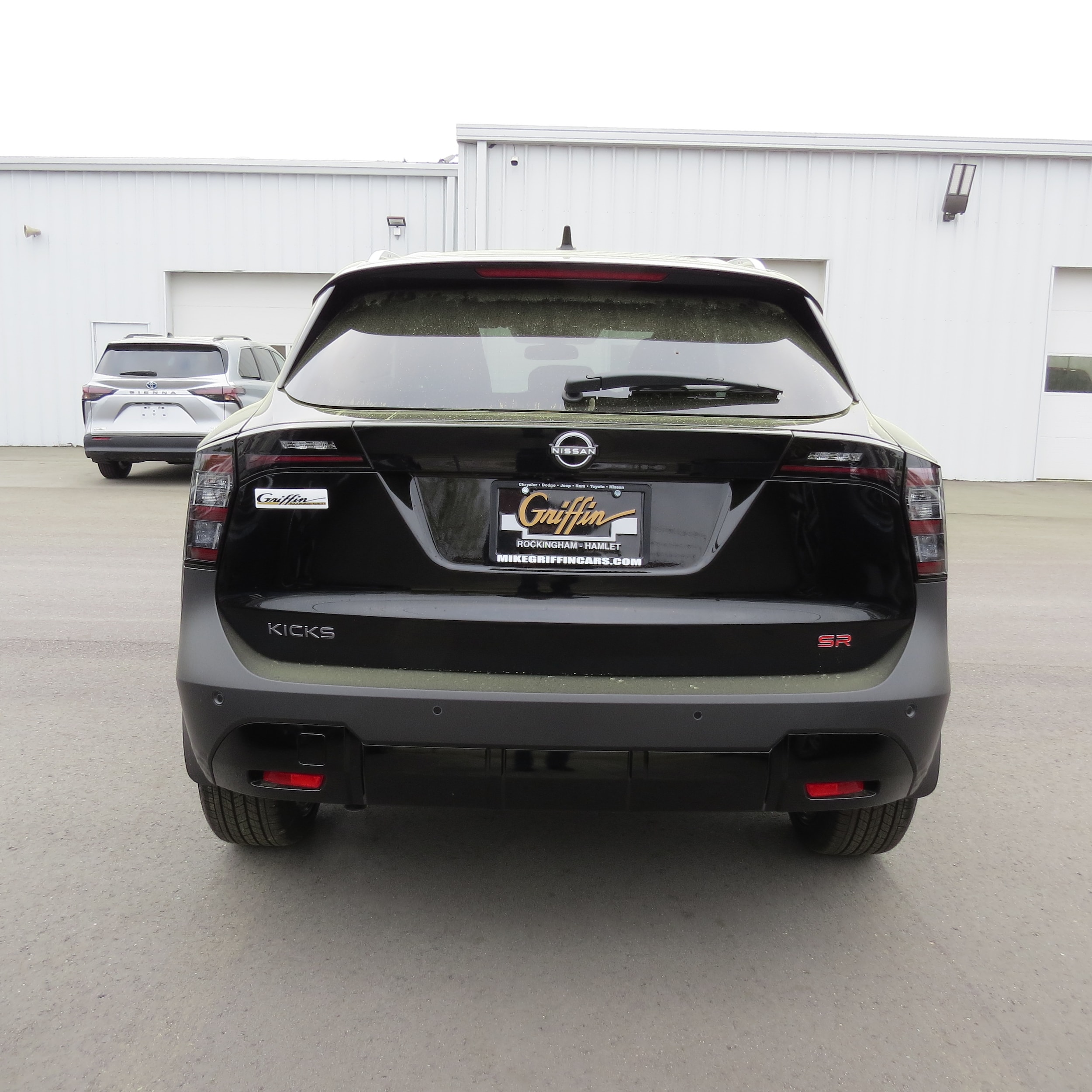 2025 Nissan Kicks SR - 5