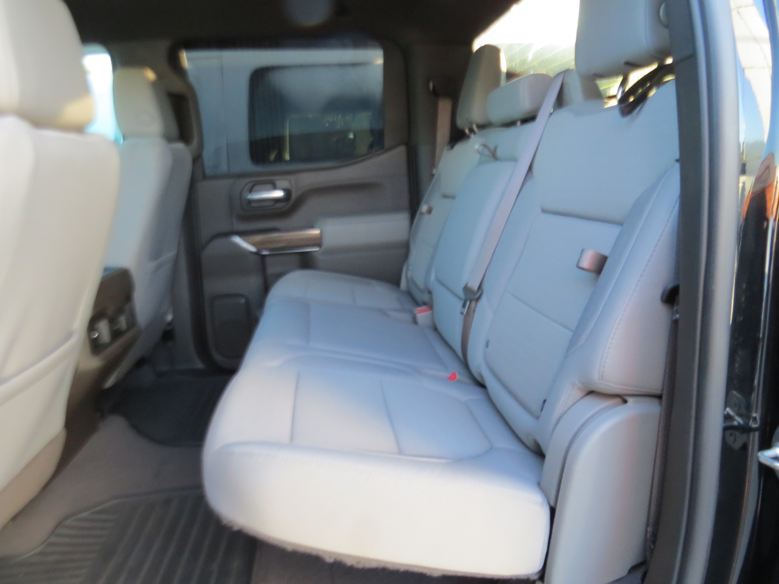 2020 Chevrolet Silverado 1500 RST - 11