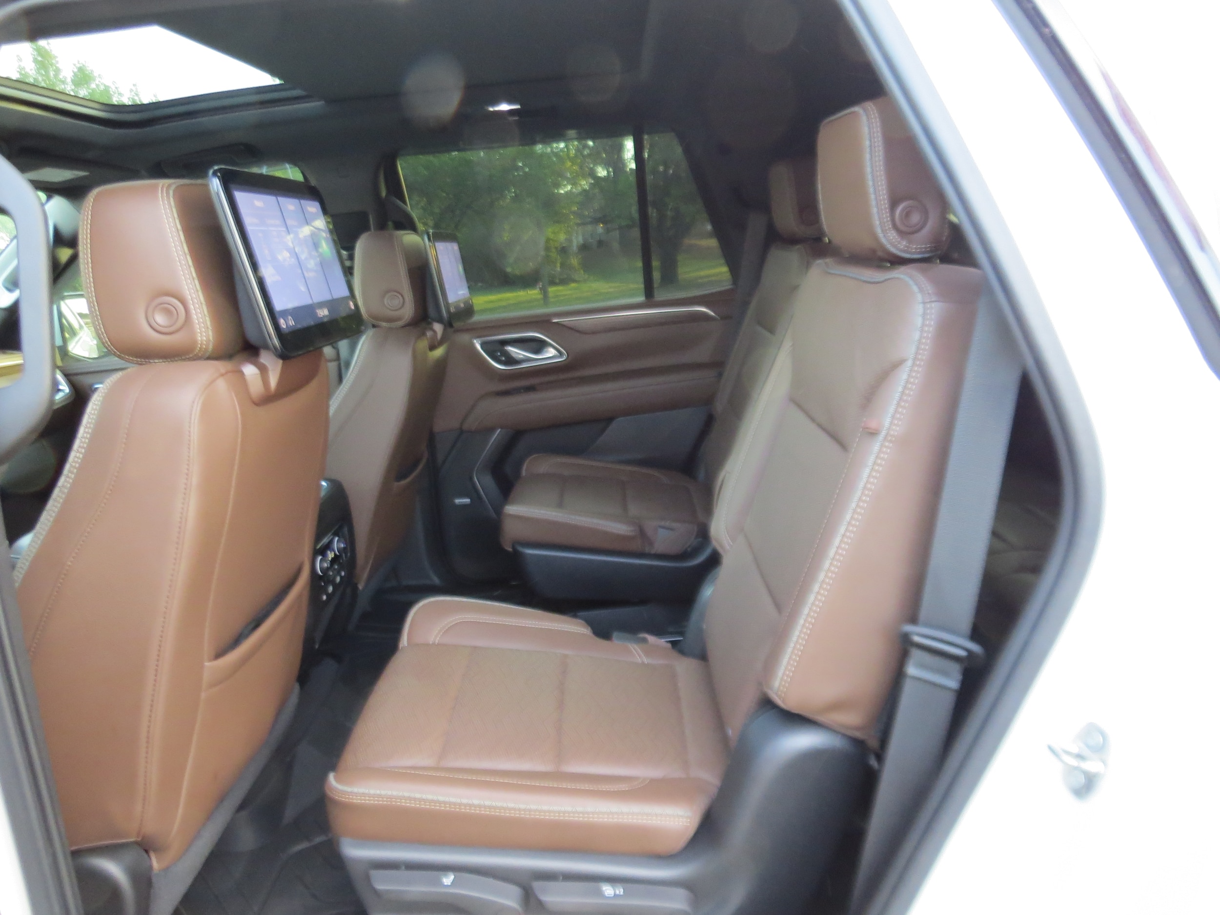 2021 Chevrolet Tahoe High Country Iridescent Pearl Tricoat at Crews Chevrolet