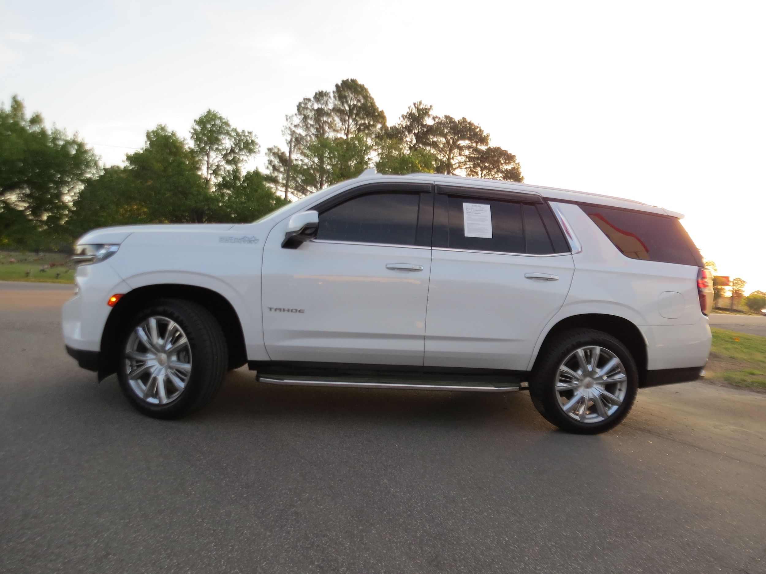 2021 Chevrolet Tahoe High Country Iridescent Pearl Tricoat at Crews Chevrolet