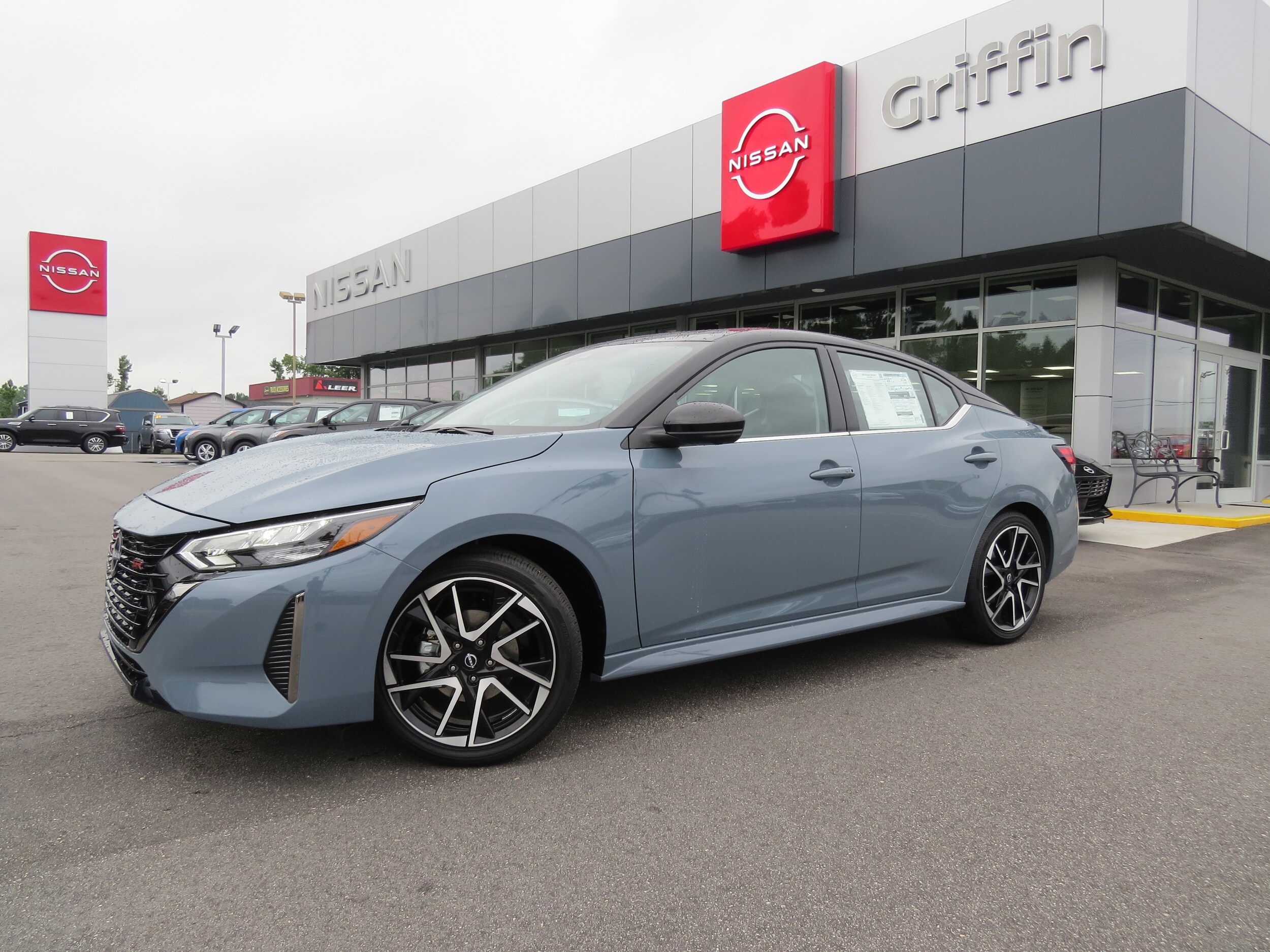2025 Nissan Sentra SR Atlantic Gray/Super Black at Griffin Nissan