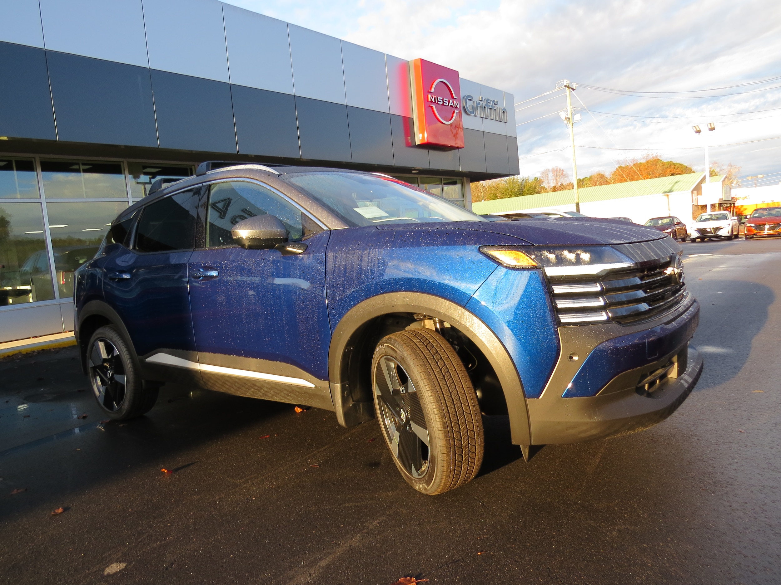 2025 Nissan Kicks SR - 5