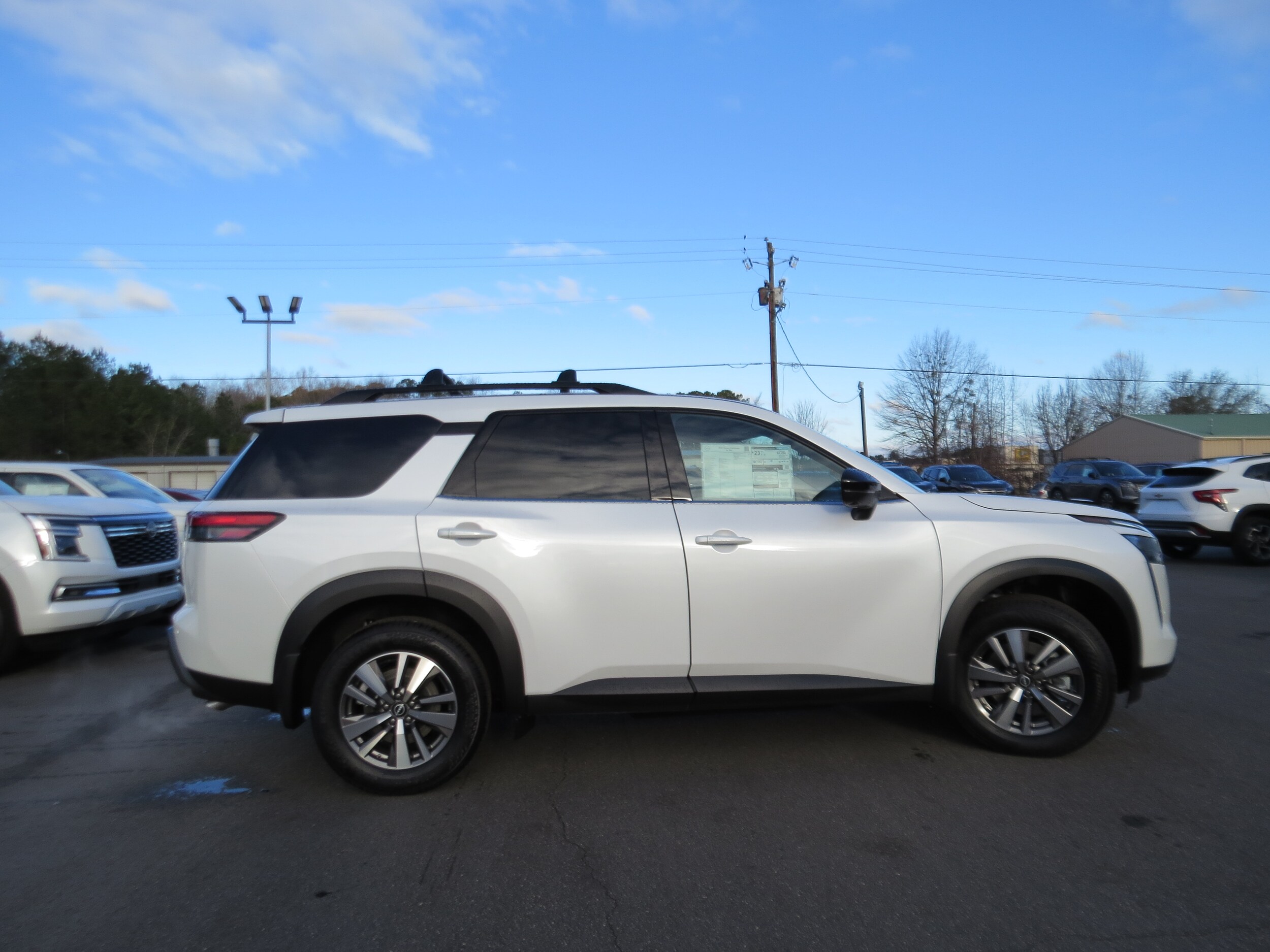 2026 Nissan Pathfinder SL - 7