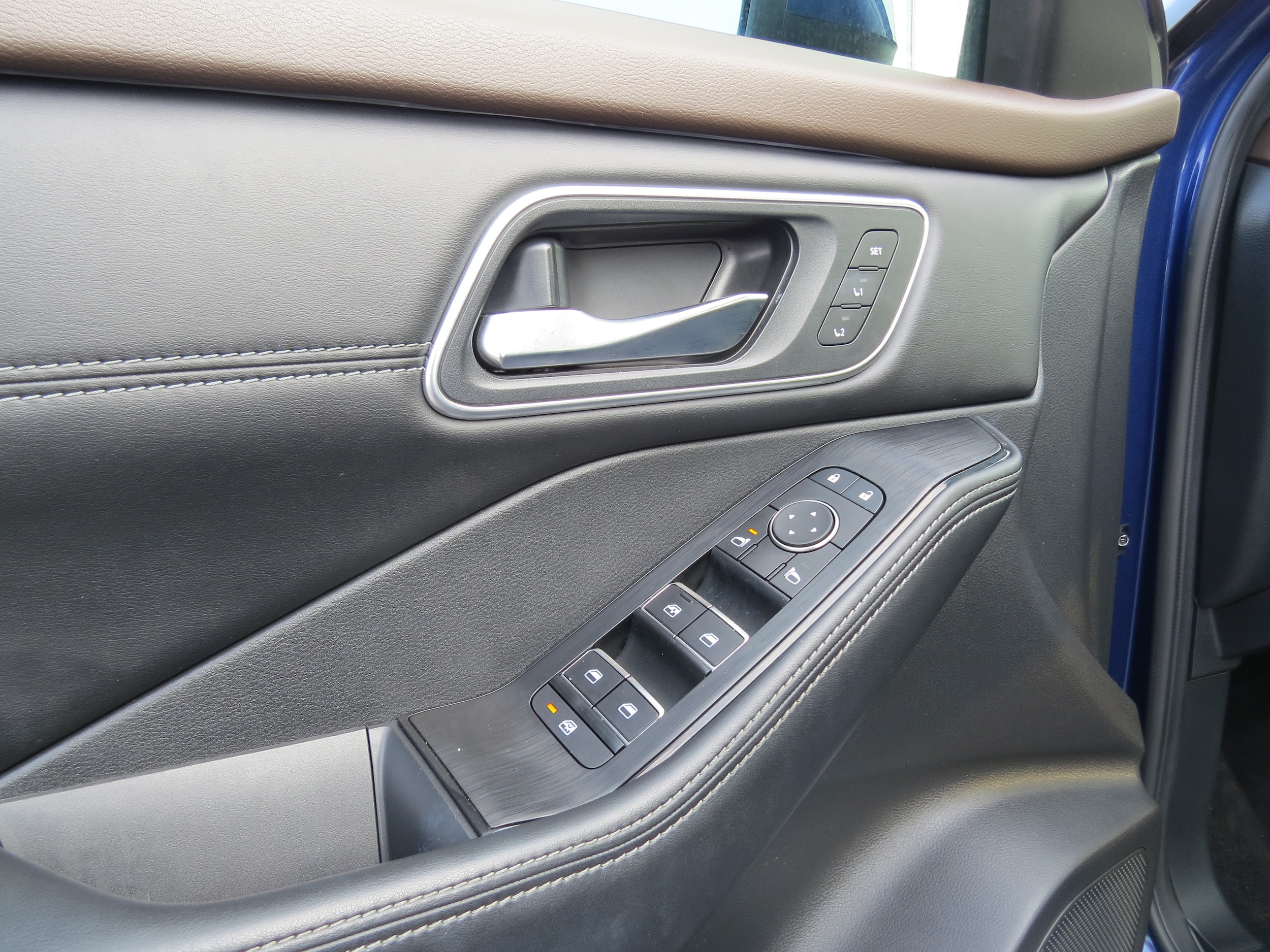 2022 Nissan Rogue Platinum Caspian Blue Metallic at Griffin Nissan