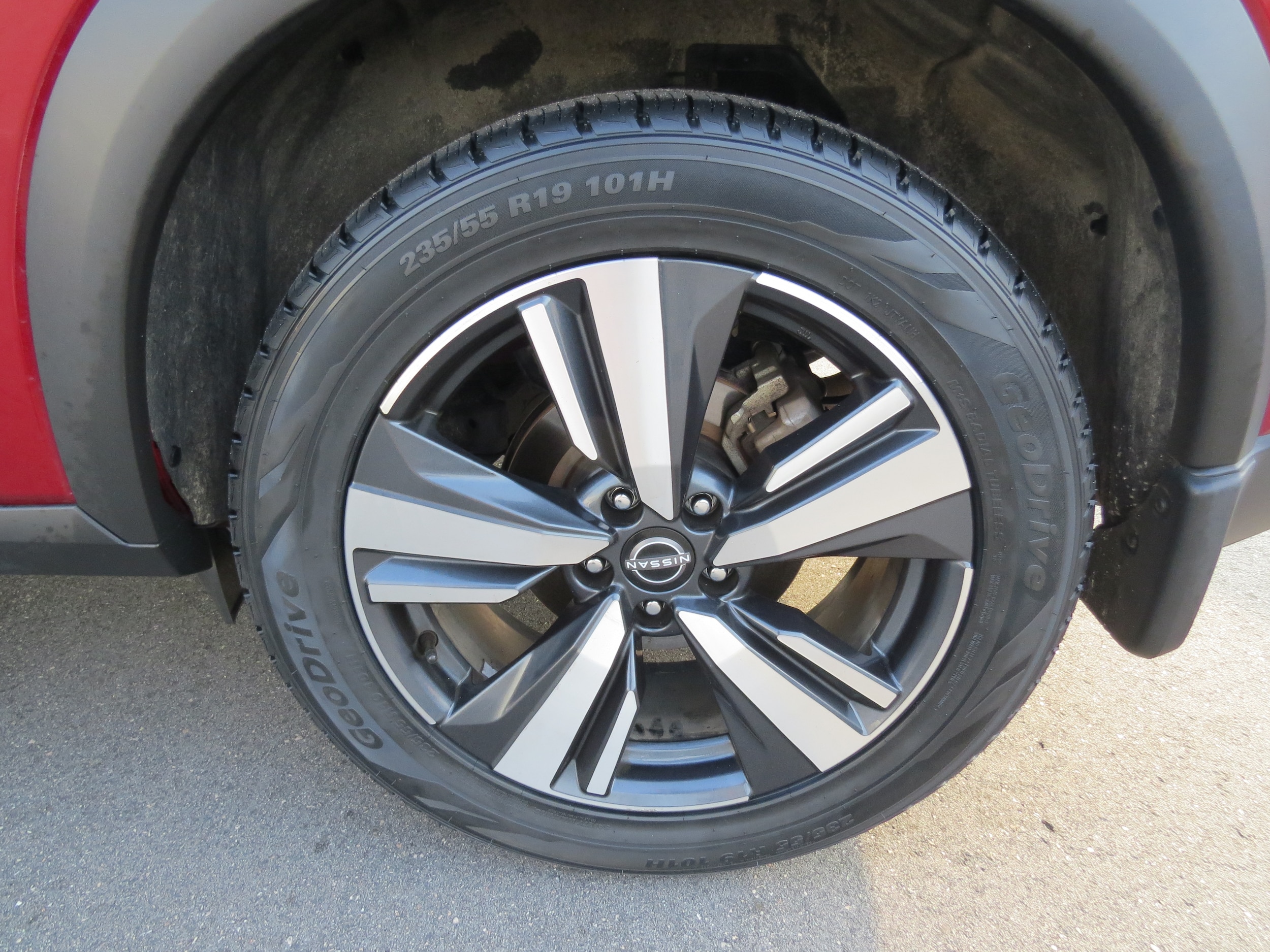 2023 Nissan Rogue SL - 9