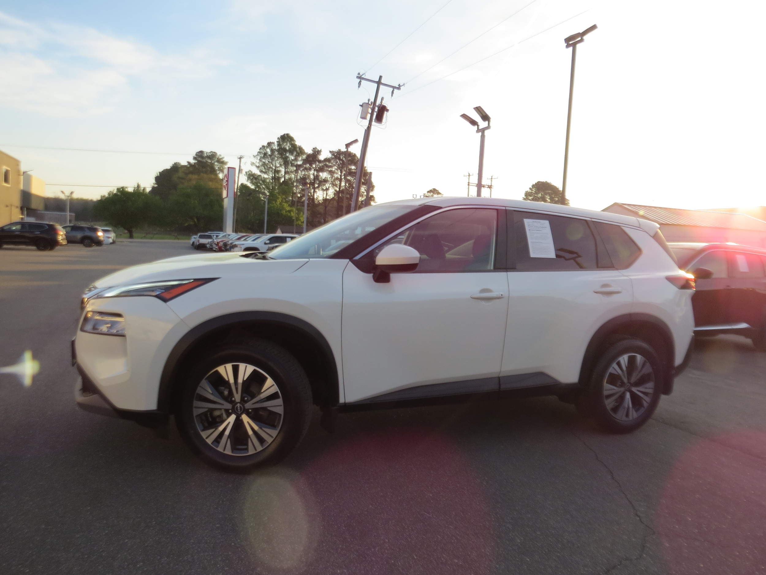 2023 Nissan Rogue SV Pearl White Tricoat at Griffin Nissan
