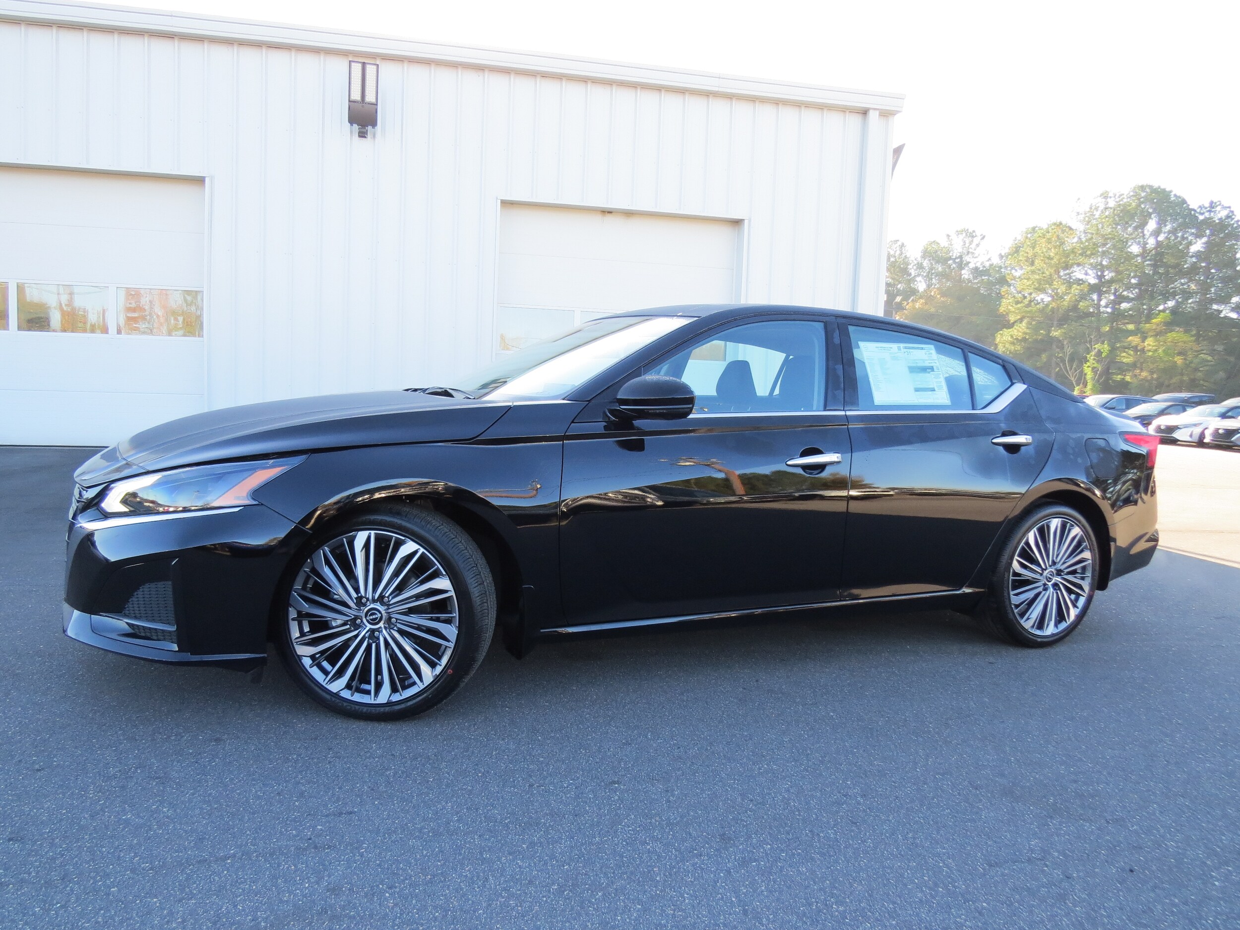 2025 Nissan Altima SL Super Black at Payless Car Sales