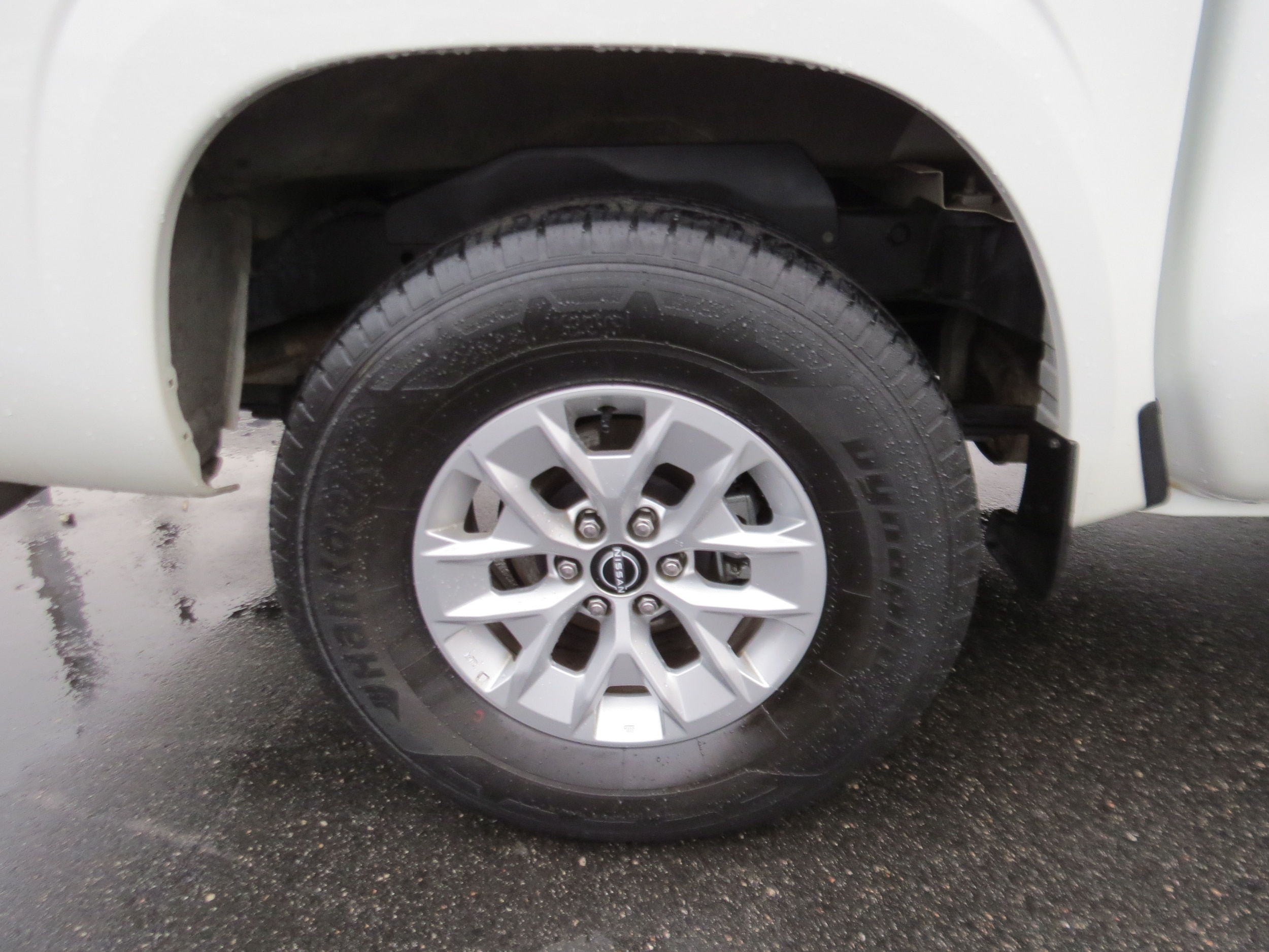 2024 Nissan Frontier SV - 8