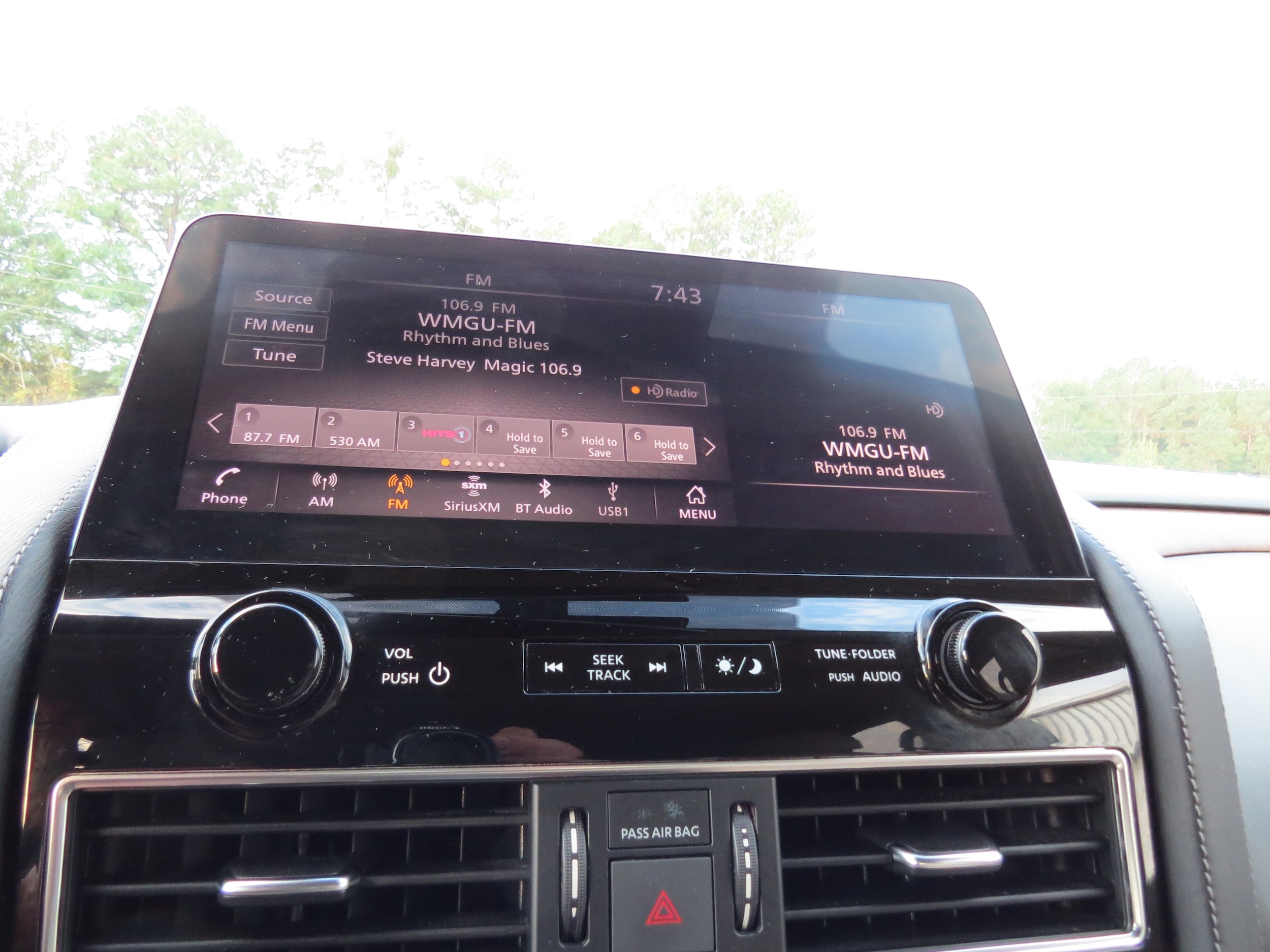 2023 Nissan Armada SL Aspen White Tricoat at Griffin Nissan