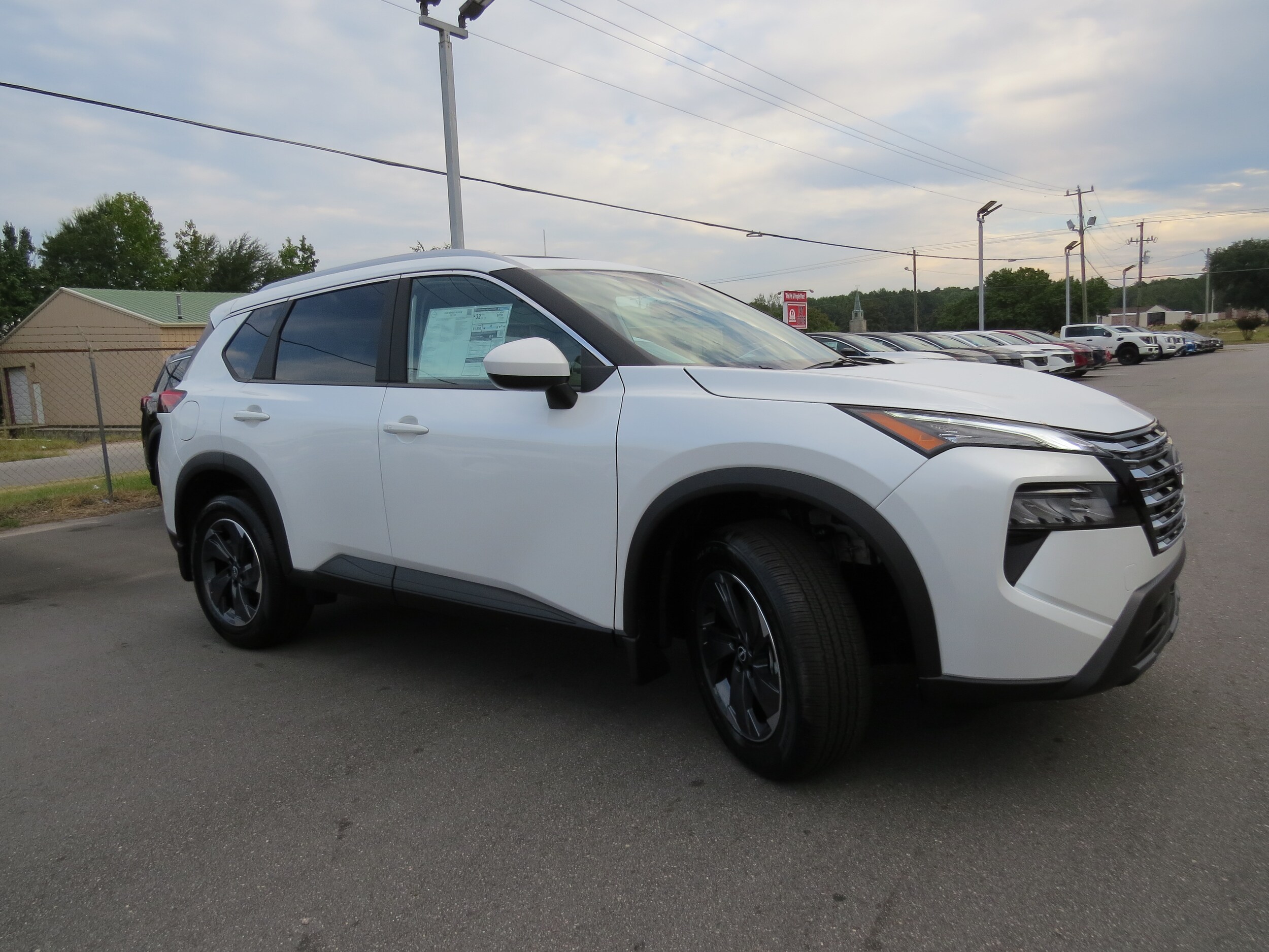 2026 Nissan Rogue SV Everest White Pearl Tricoat at Griffin Nissan