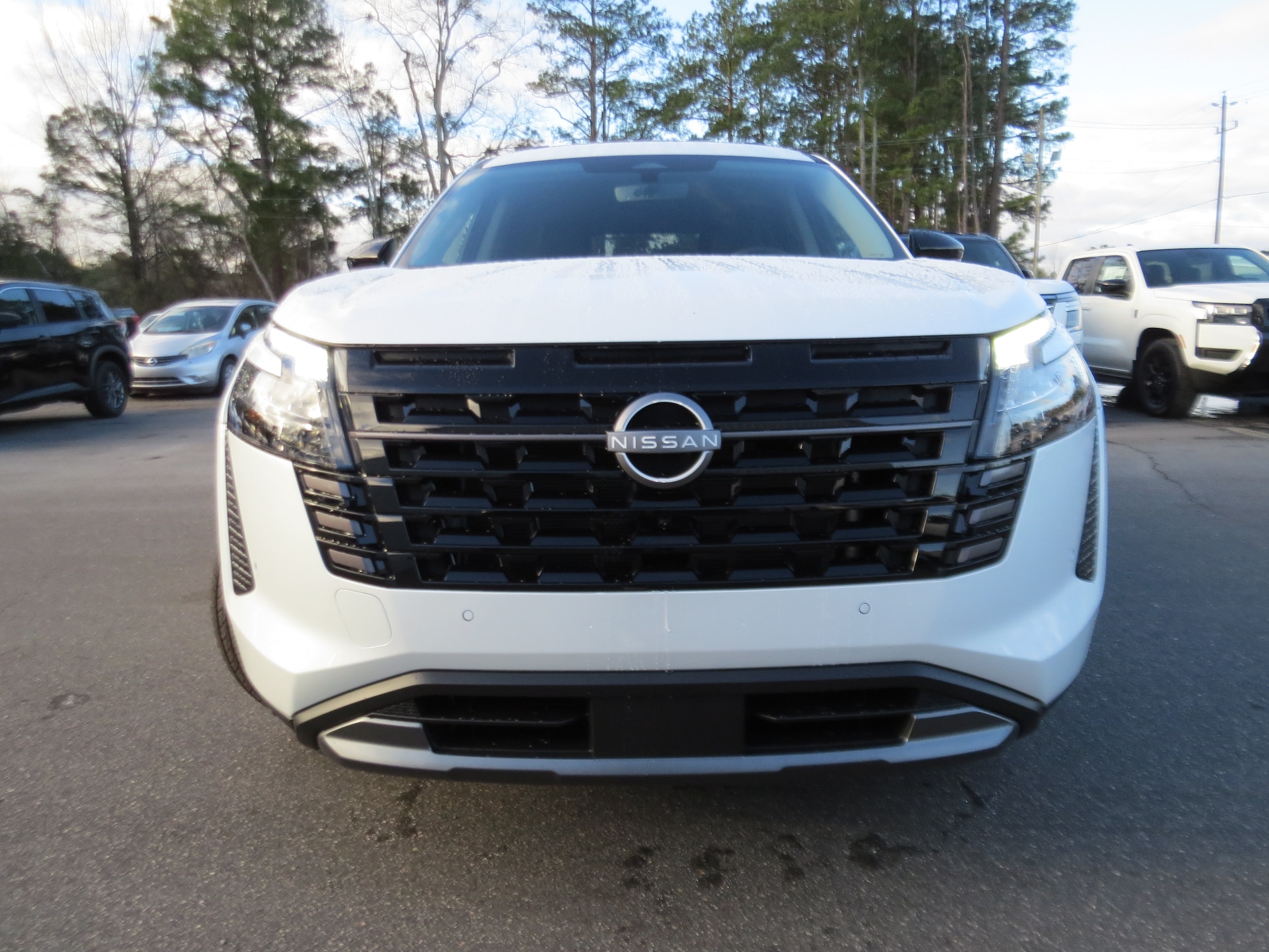 2026 Nissan Pathfinder SL - 9