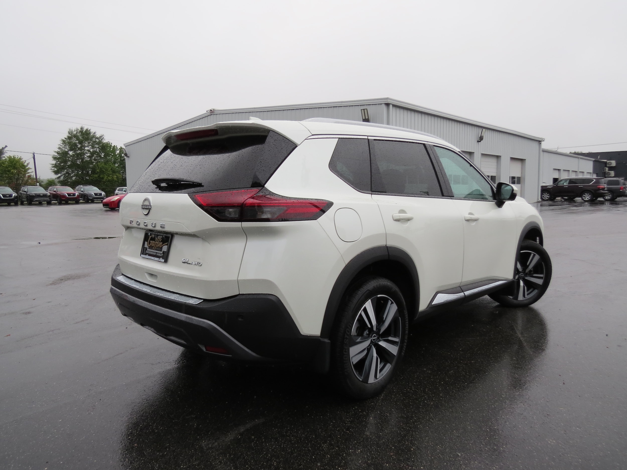 2023 Nissan Rogue SL - 5
