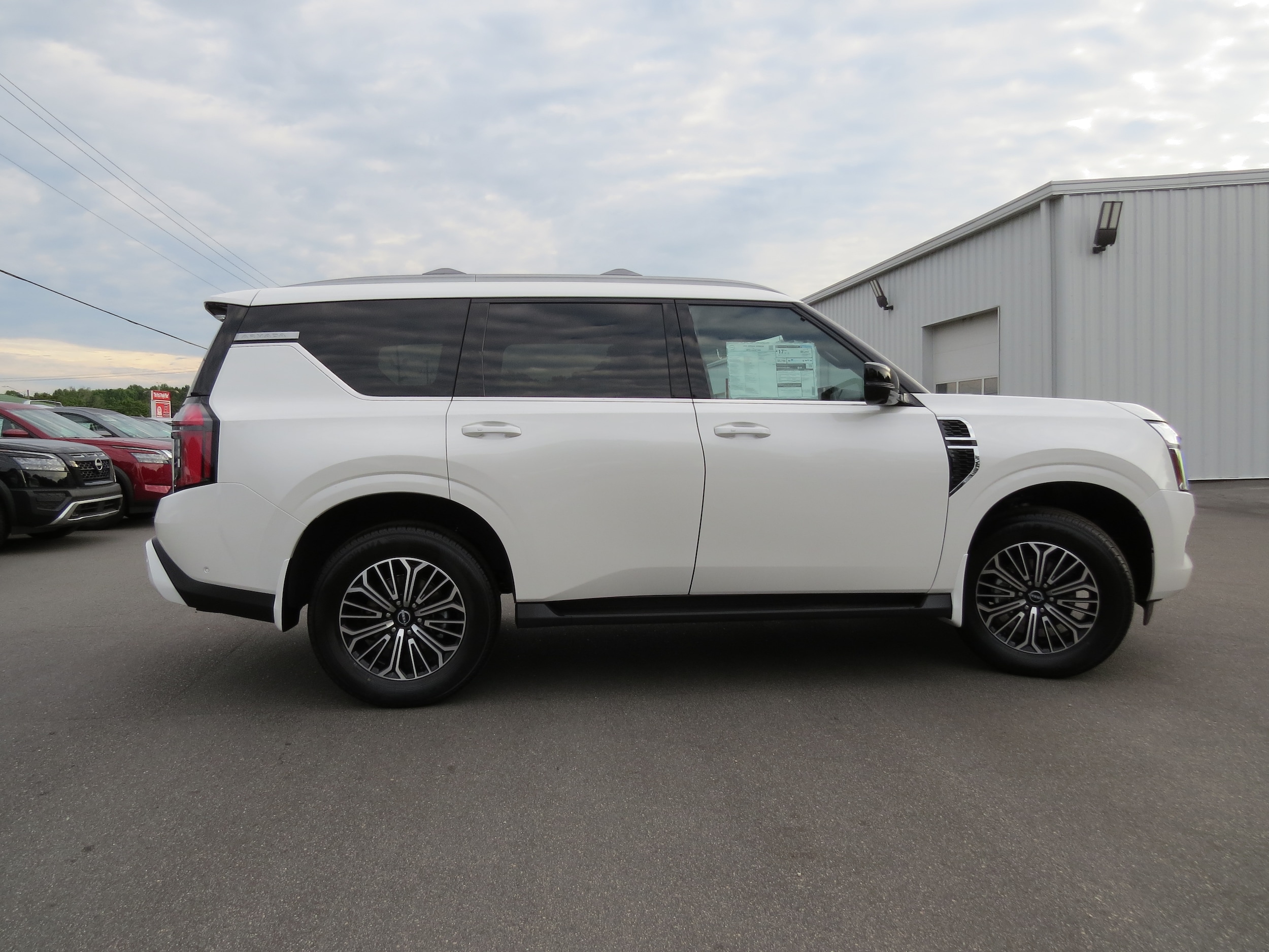2025 Nissan Armada SL - 6