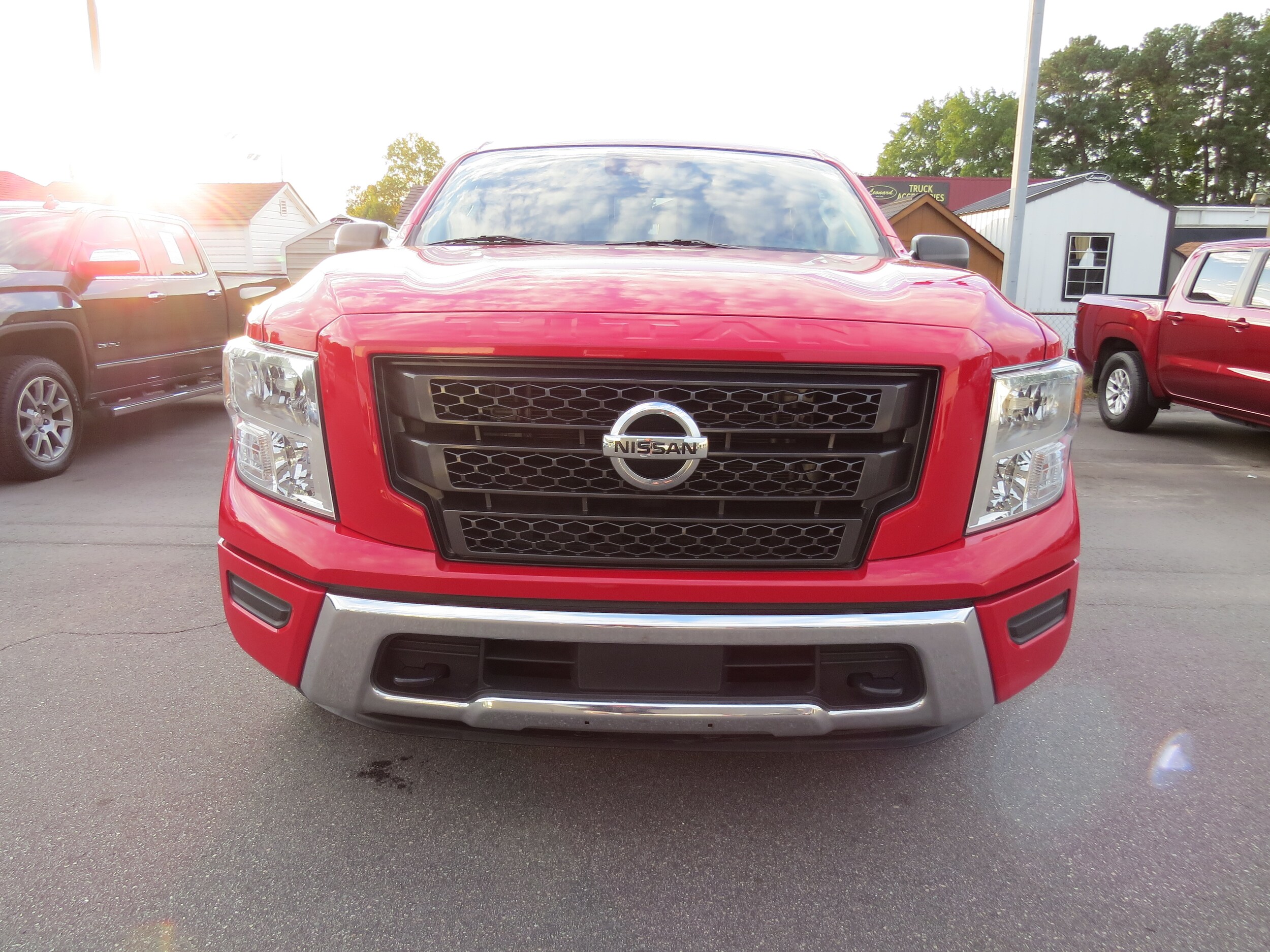 2022 Nissan Titan SV - 6