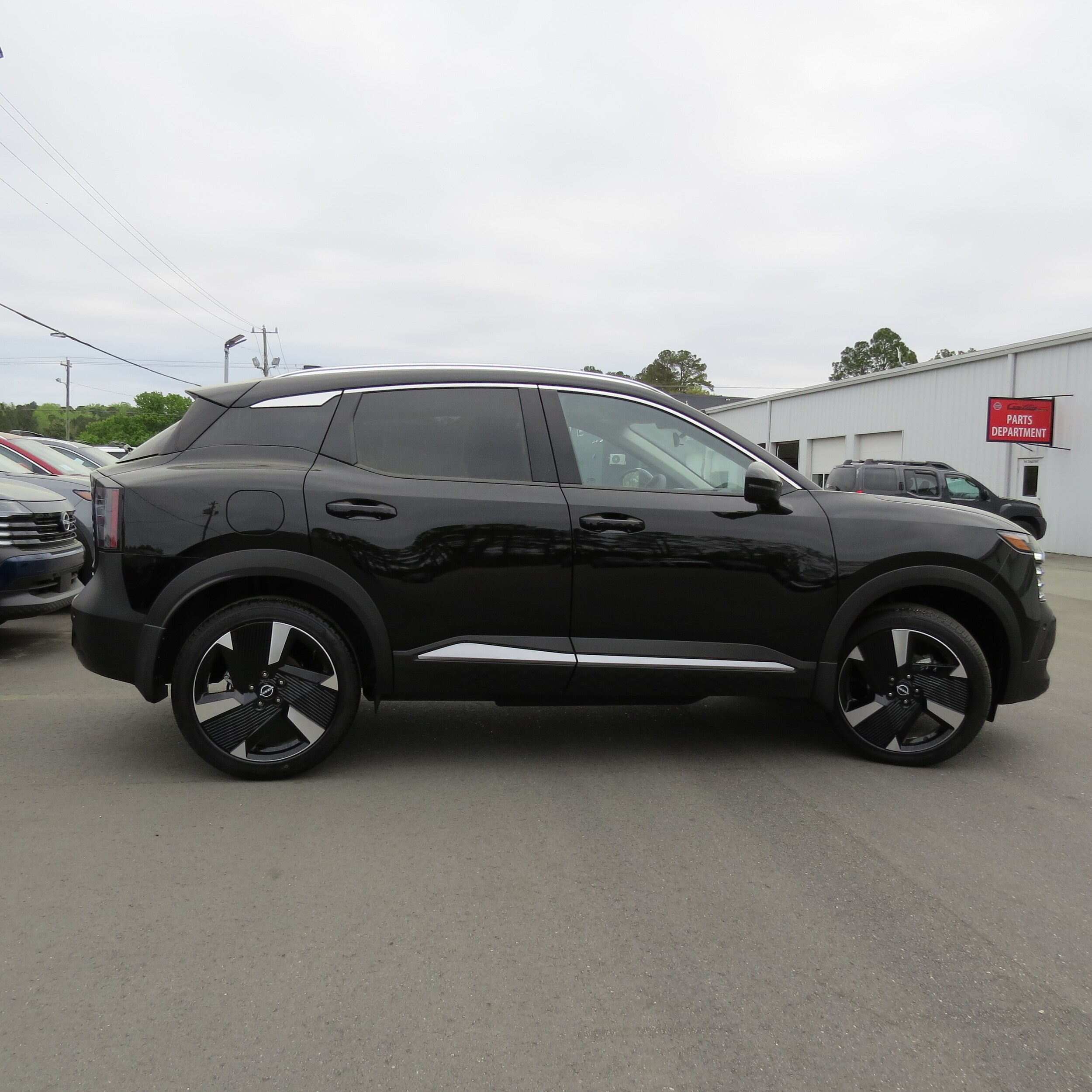 2025 Nissan Kicks SR - 6