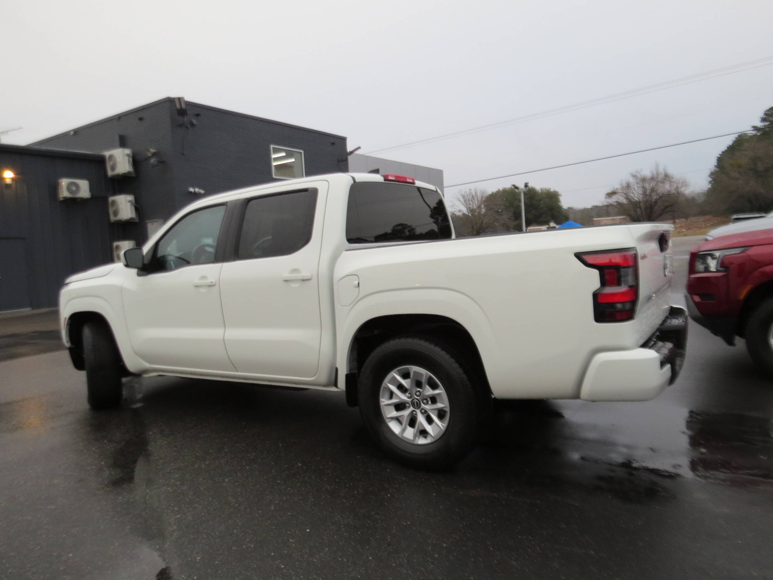 2024 Nissan Frontier SV - 3