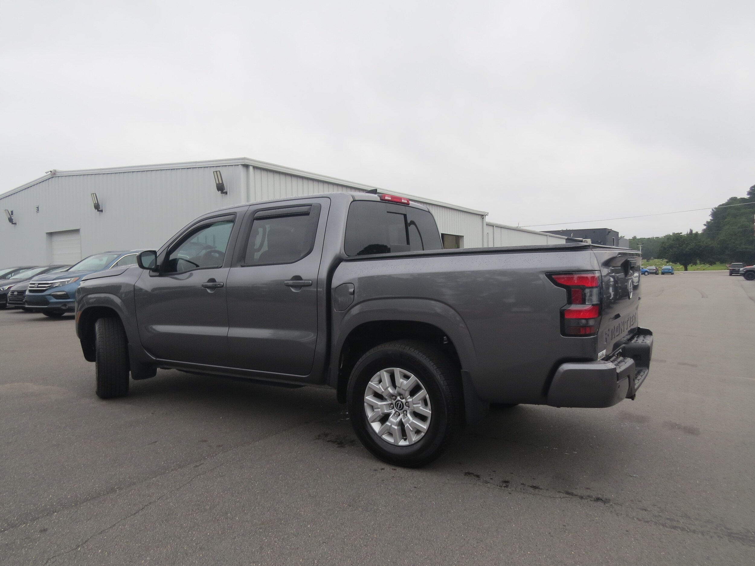 2024 Nissan Frontier SV photo 4