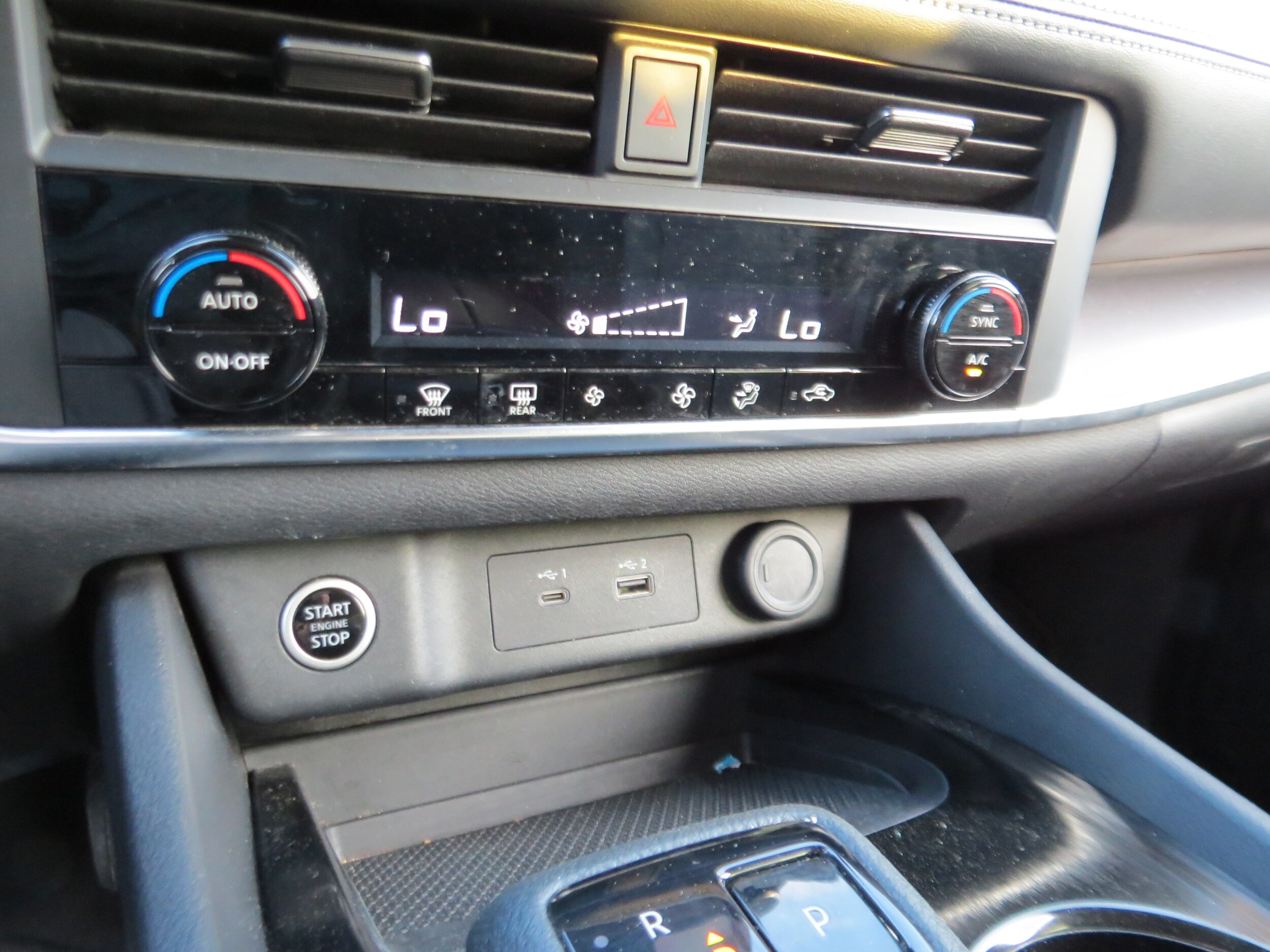2023 Nissan Rogue SV Pearl White Tricoat at Griffin Nissan