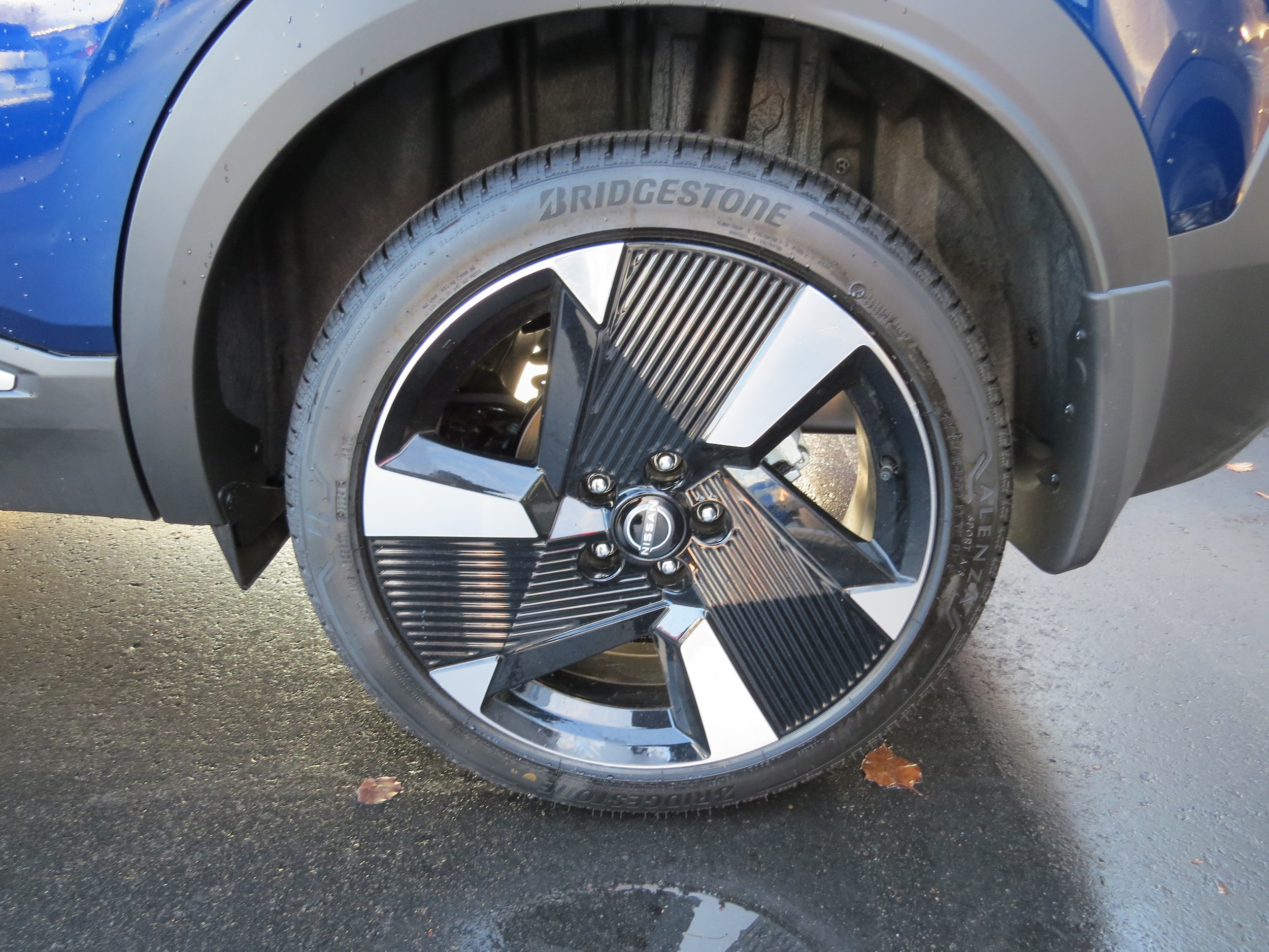 2025 Nissan Kicks SR - 7