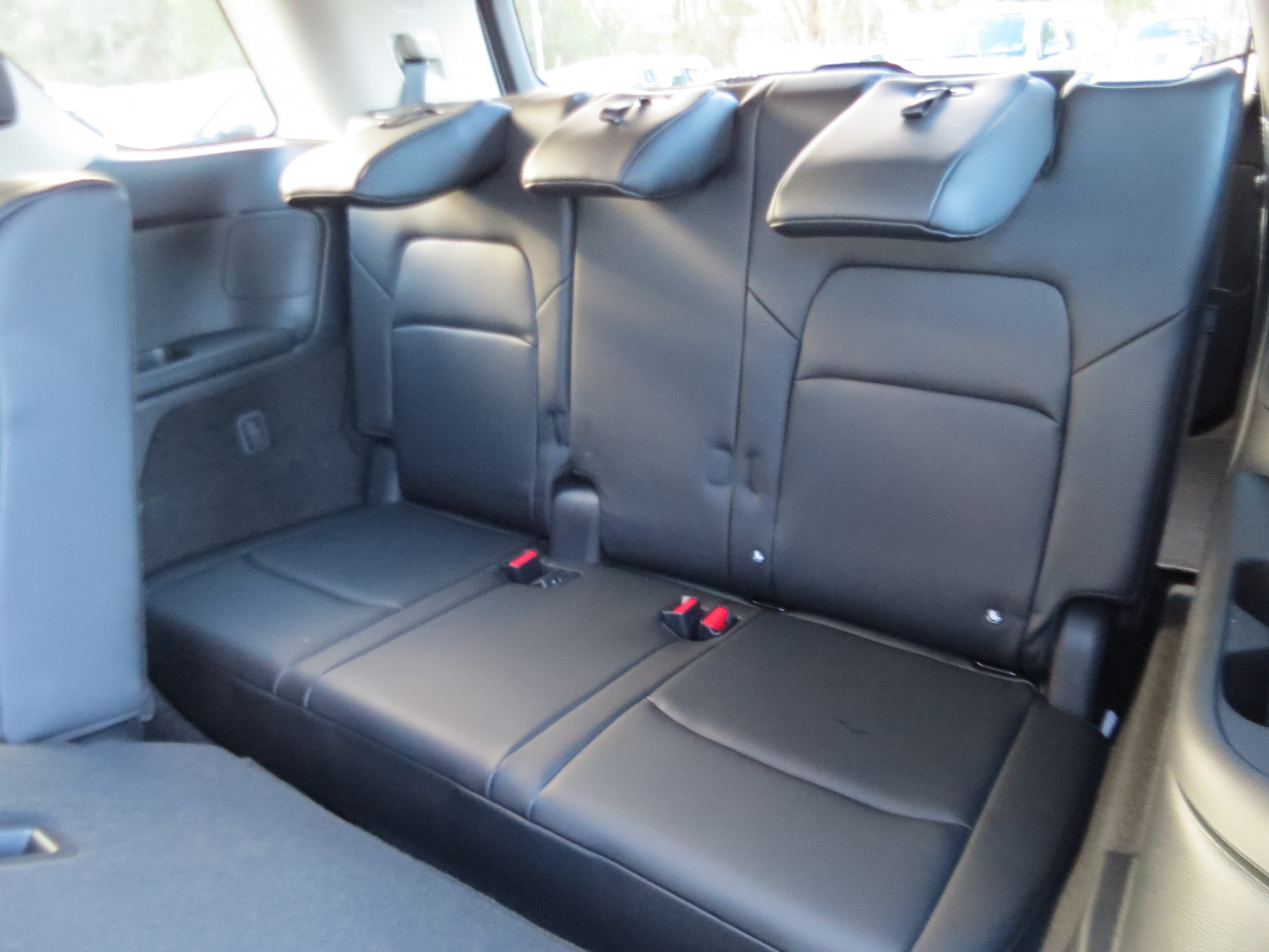 2026 Nissan Pathfinder SL Everest White Pearl Tricoat at Griffin Nissan